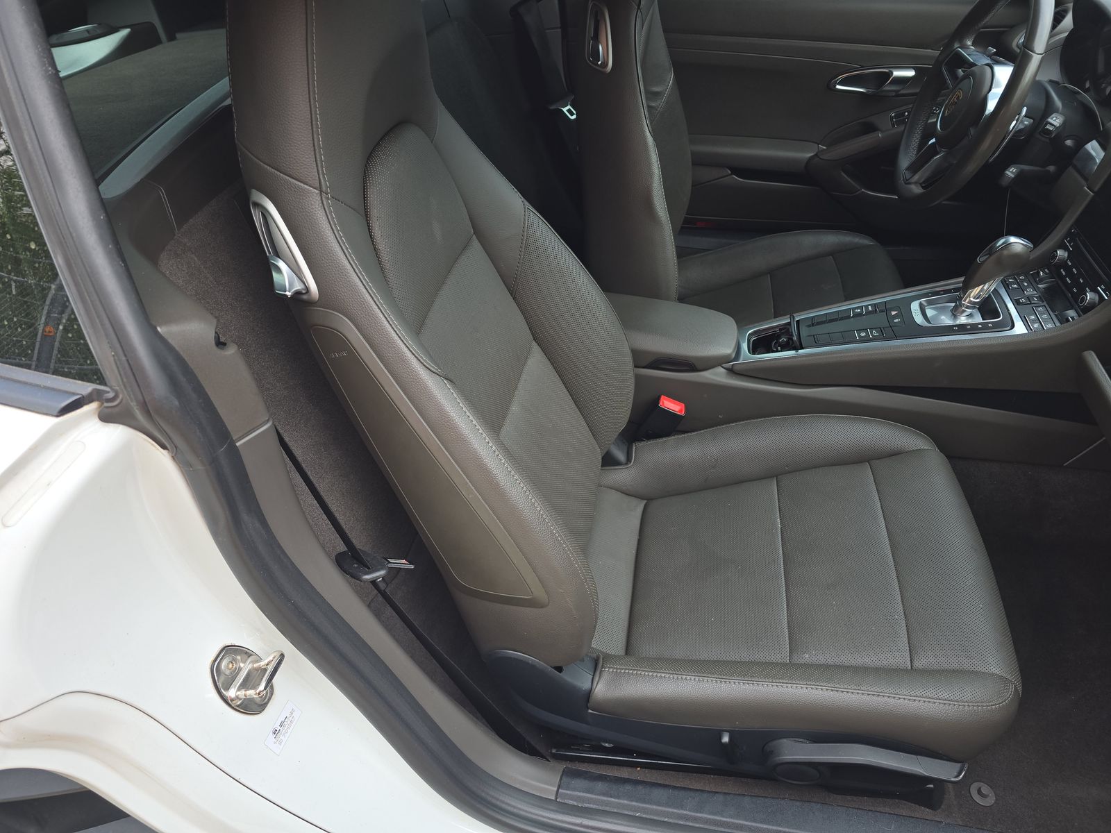 2018 Porsche 718 Cayman Base RWD