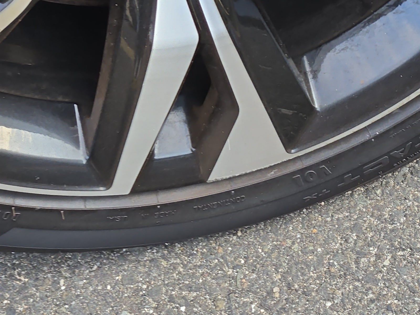 2023 Volvo S60 B5 Plus AWD