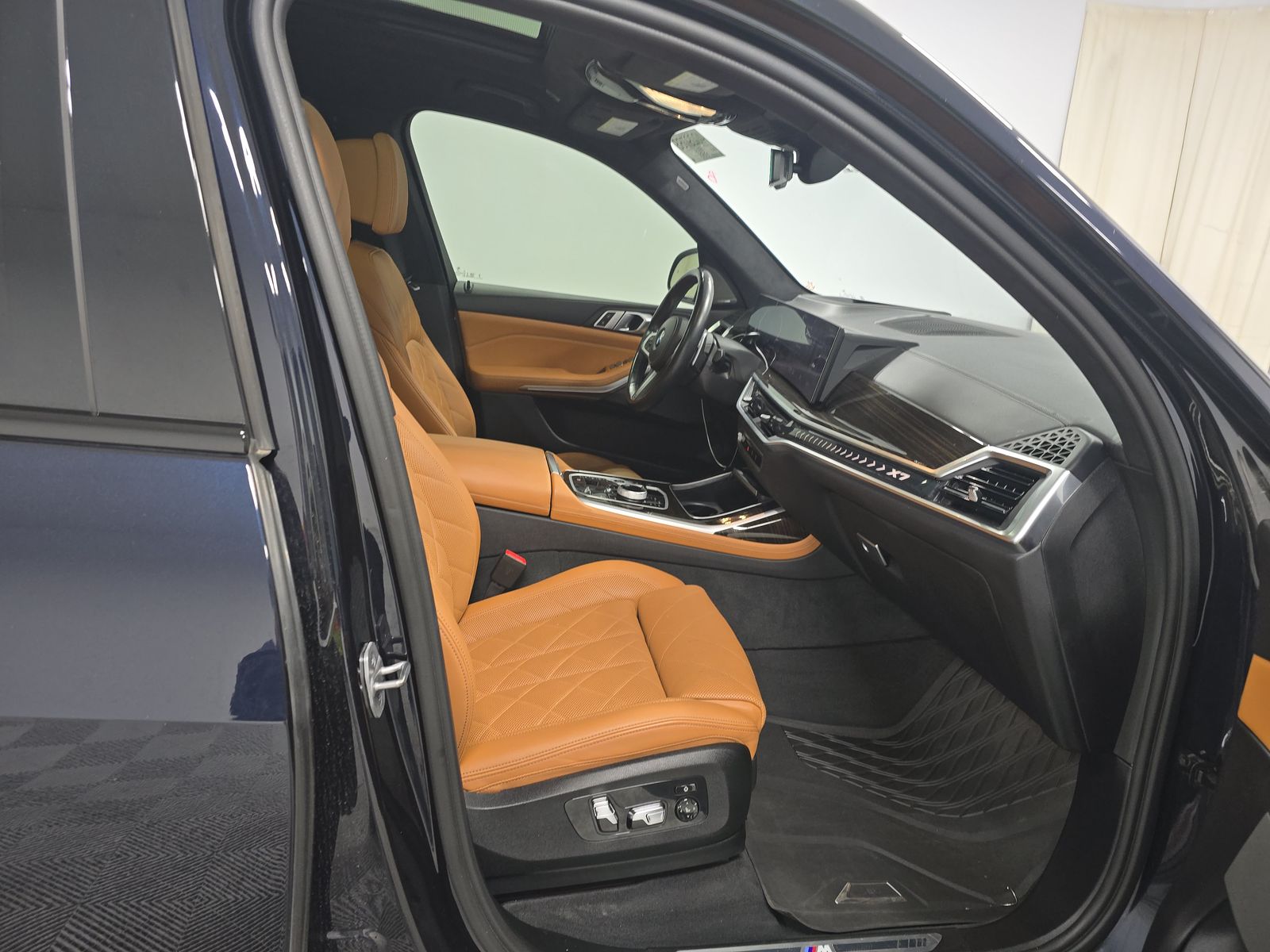 2023 BMW X7 xDrive40i AWD