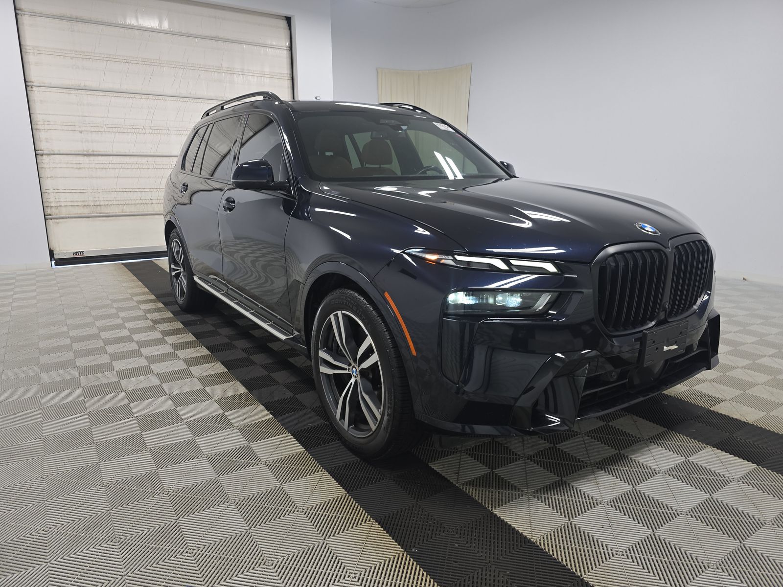2023 BMW X7 xDrive40i AWD