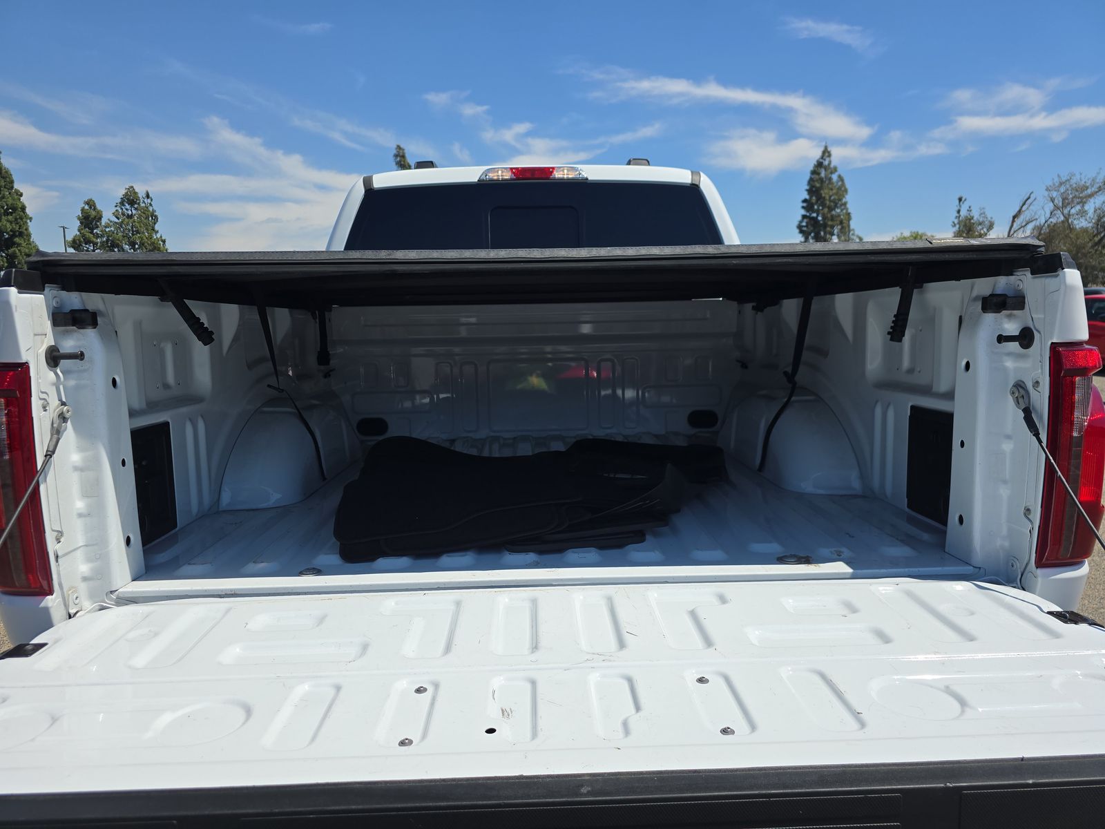 2025 Ford F-150 Hybrid XLT AWD