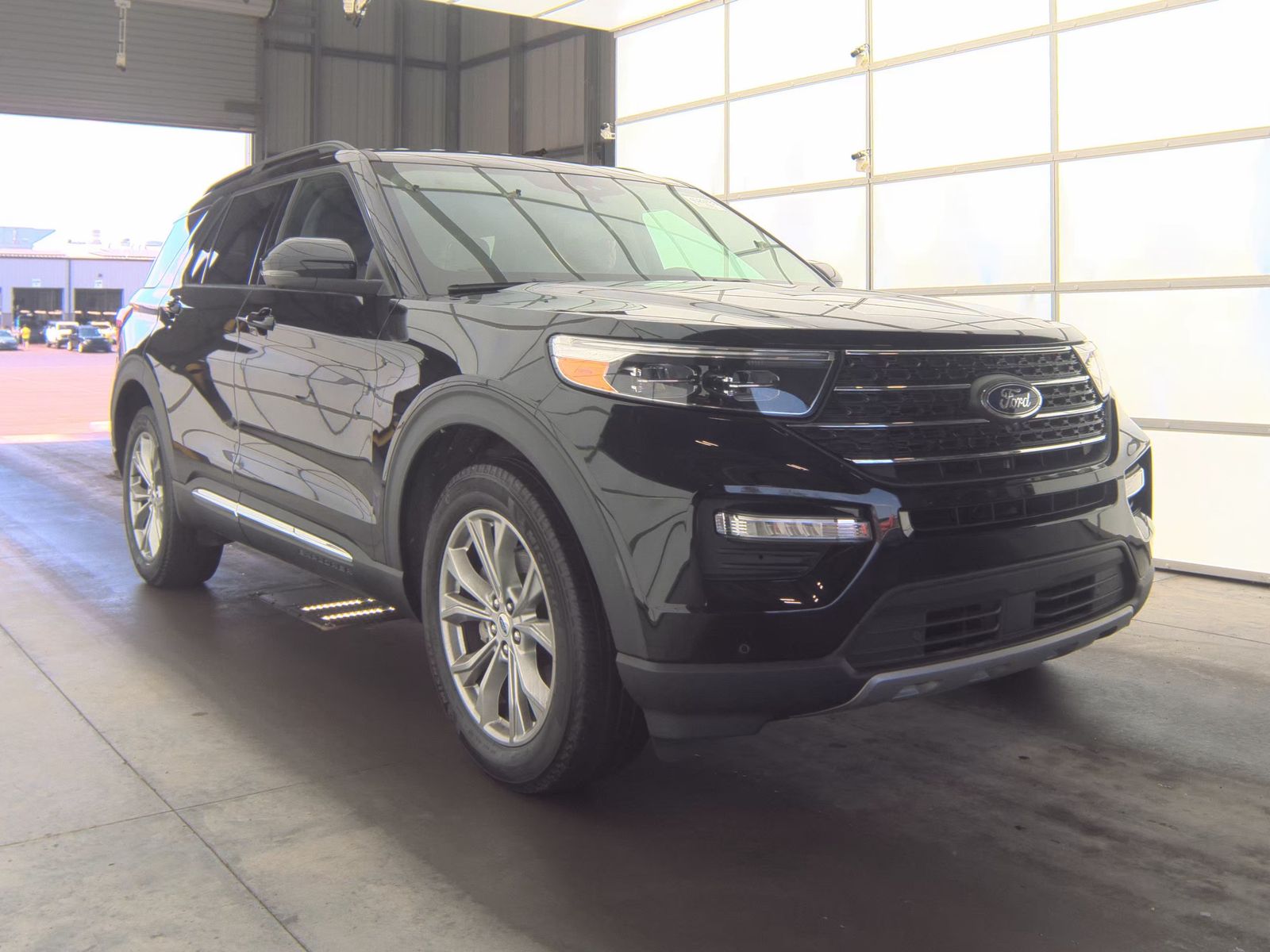 2023 Ford Explorer XLT AWD