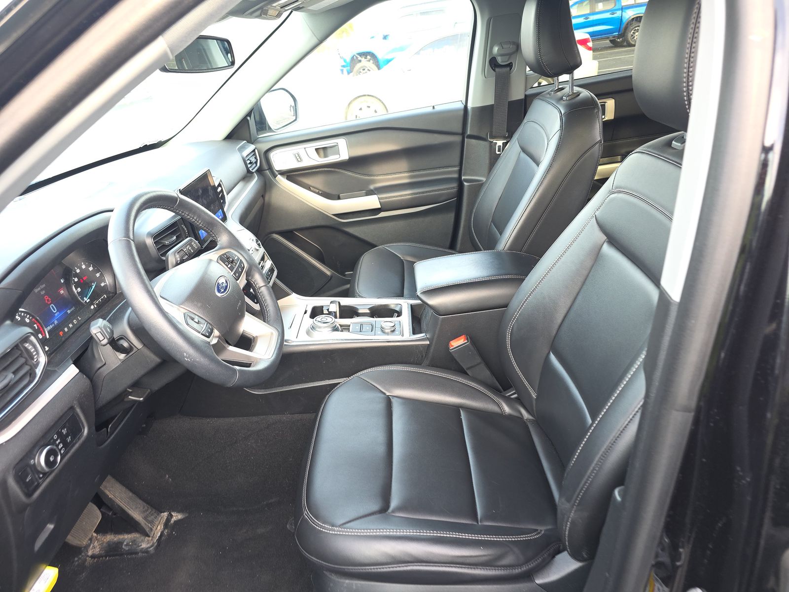 2023 Ford Explorer XLT AWD