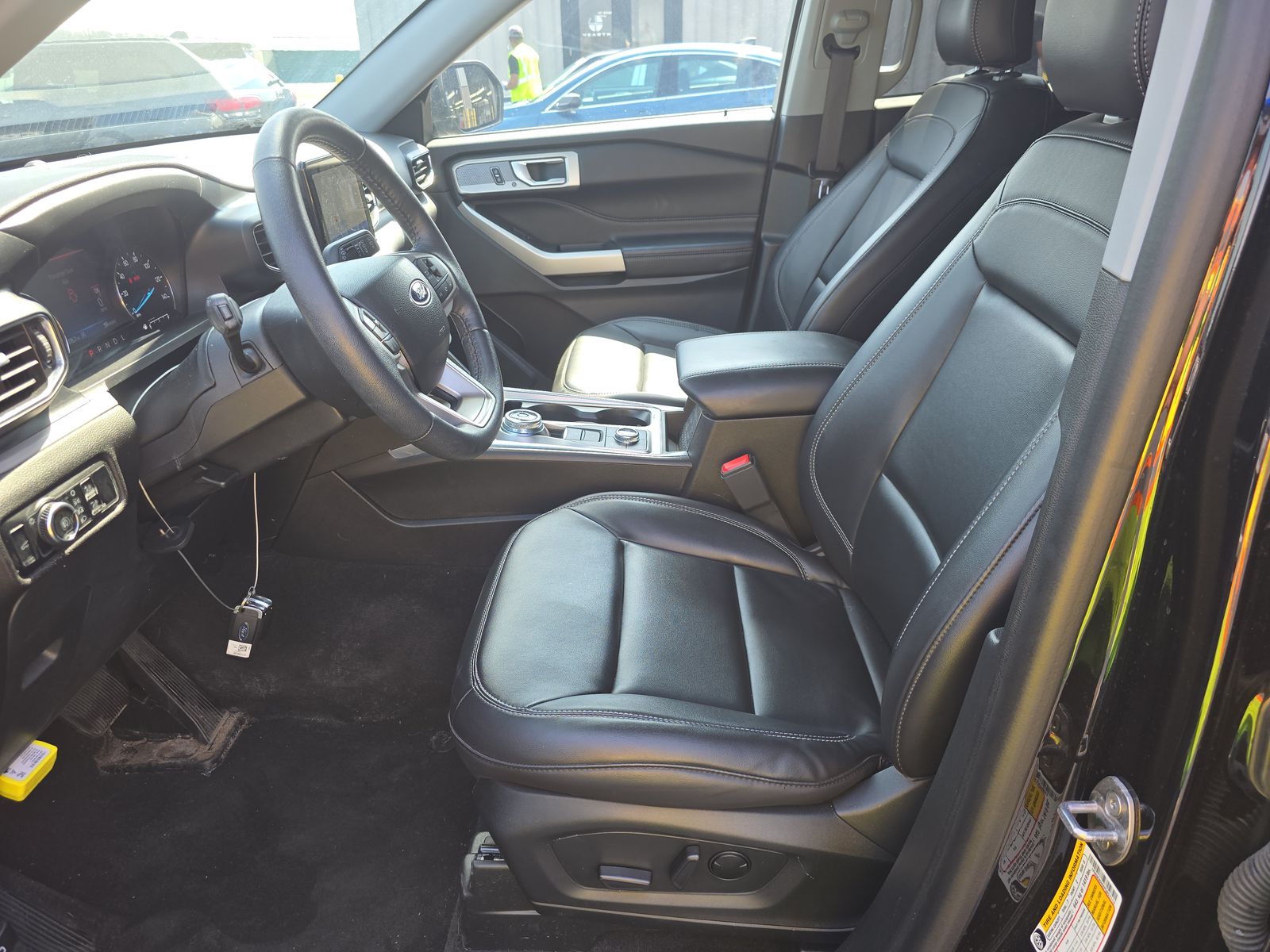 2023 Ford Explorer XLT AWD