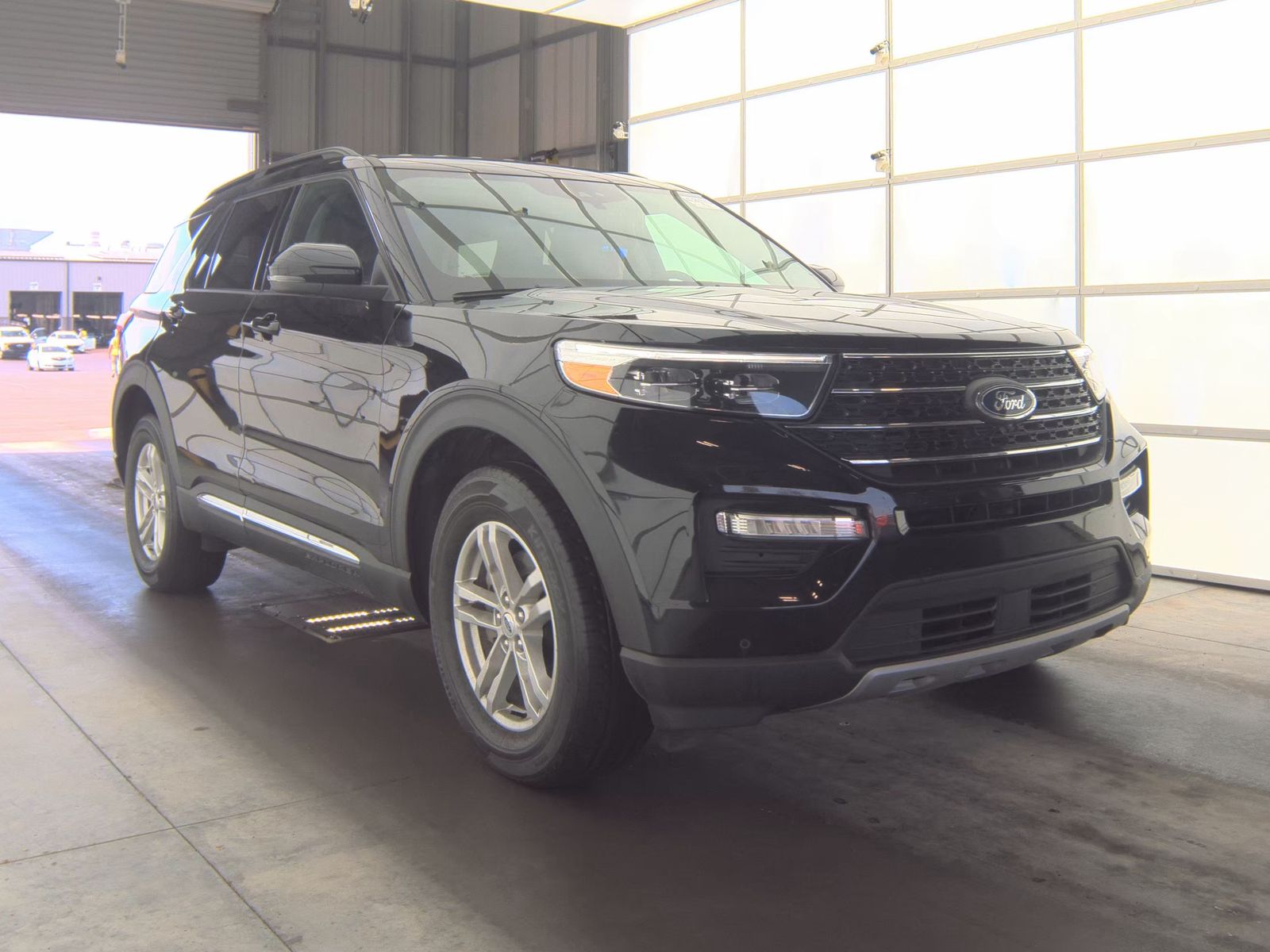 2023 Ford Explorer XLT AWD