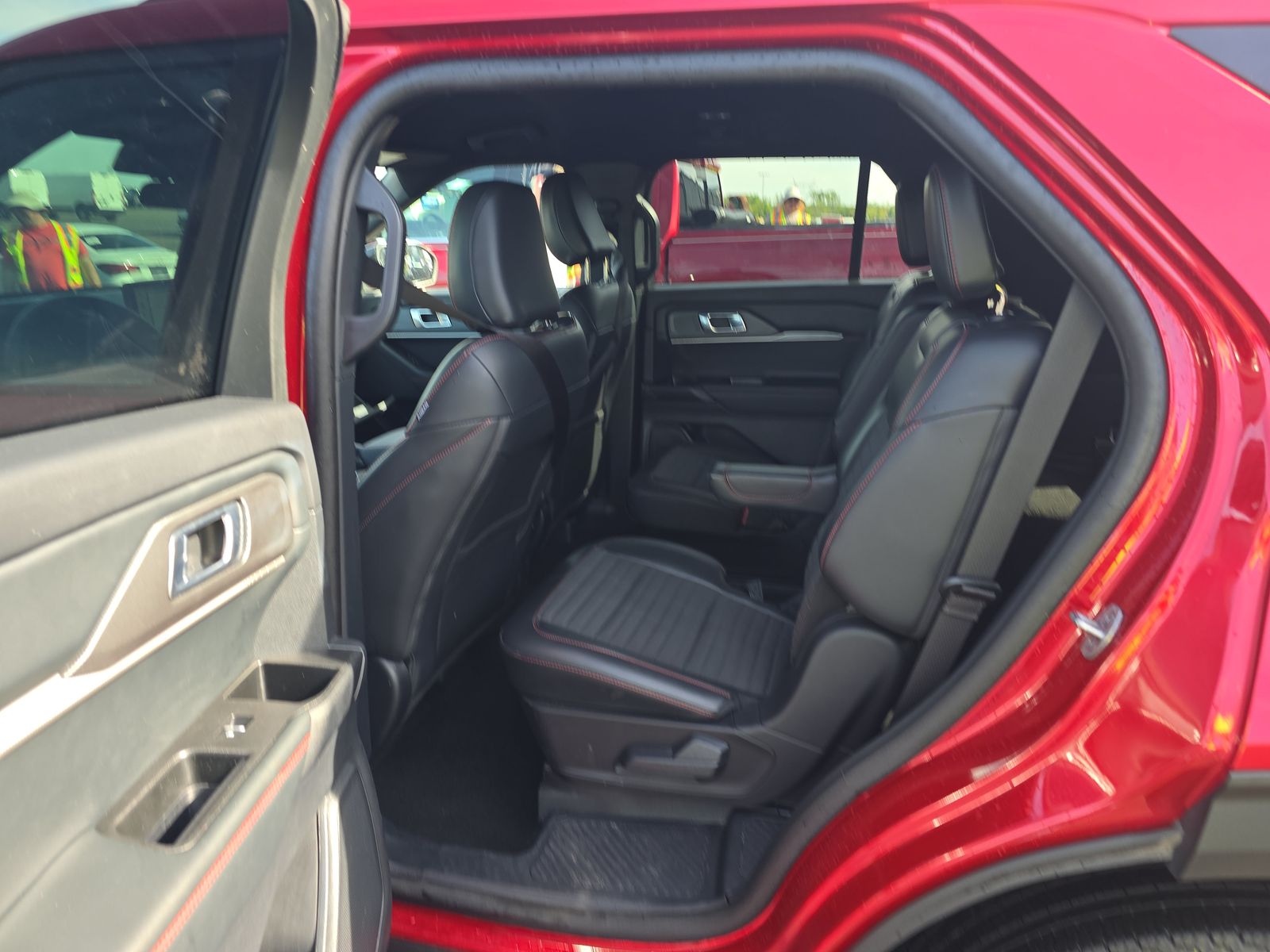 2025 Ford Explorer ST-Line AWD