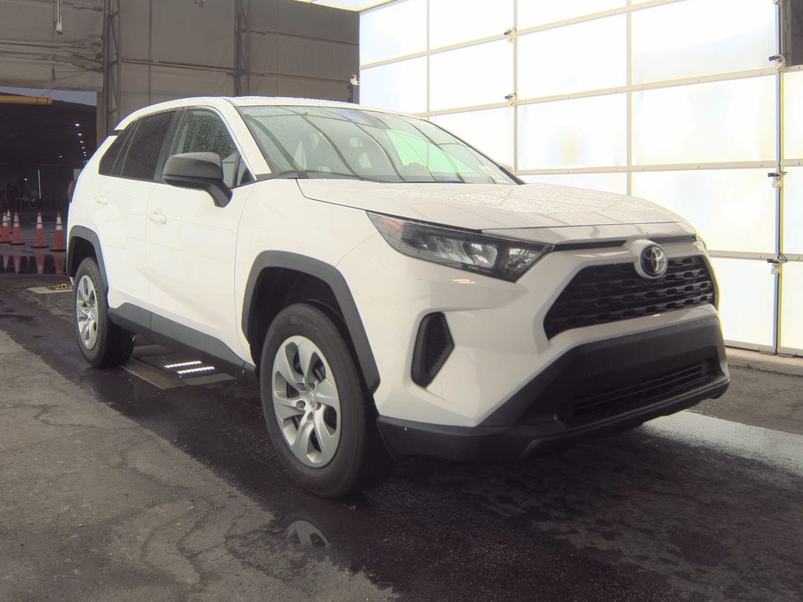 2022 Toyota RAV4 LE FWD