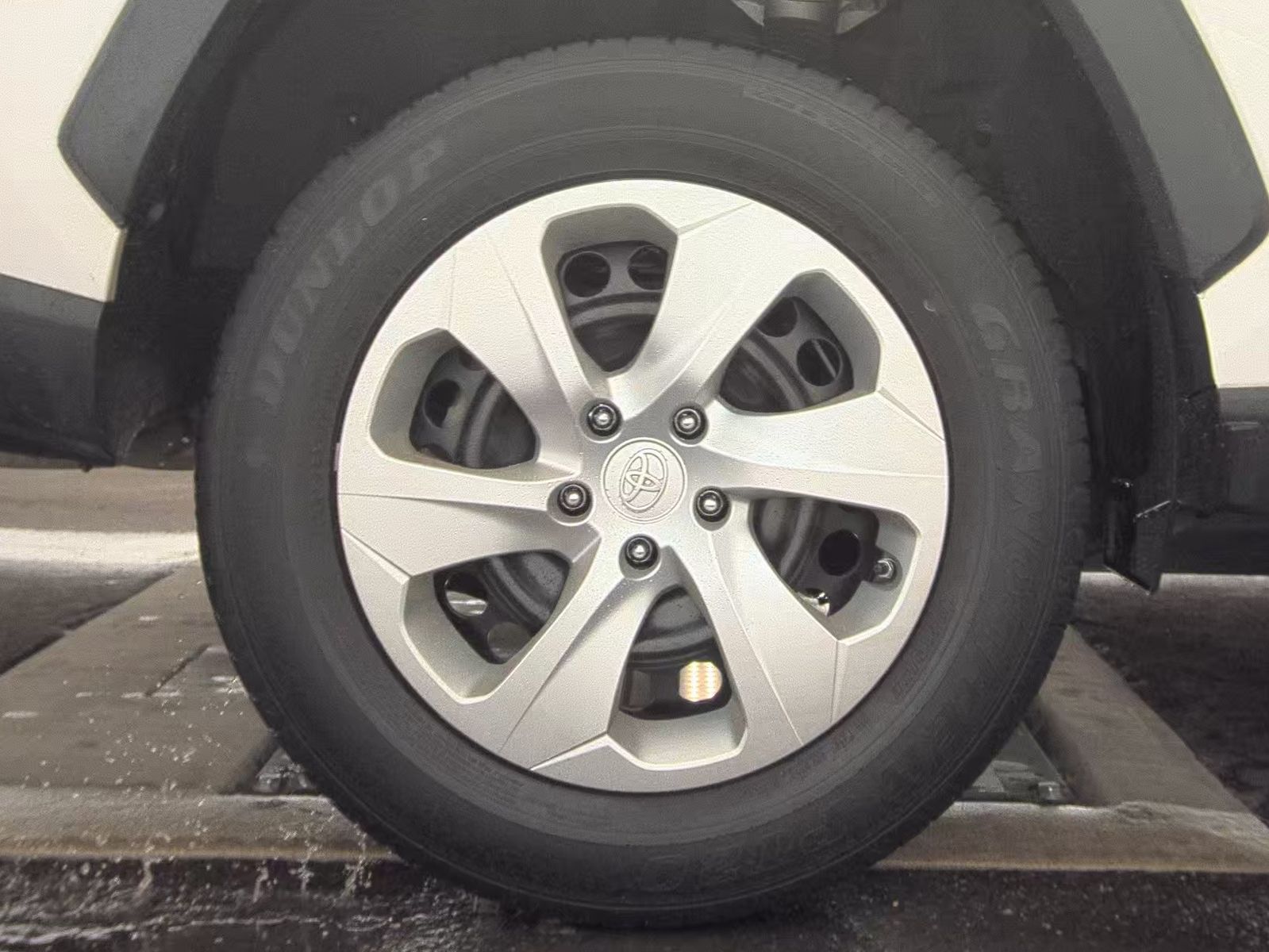 2022 Toyota RAV4 LE FWD