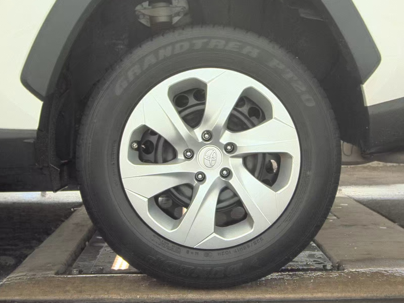 2022 Toyota RAV4 LE FWD