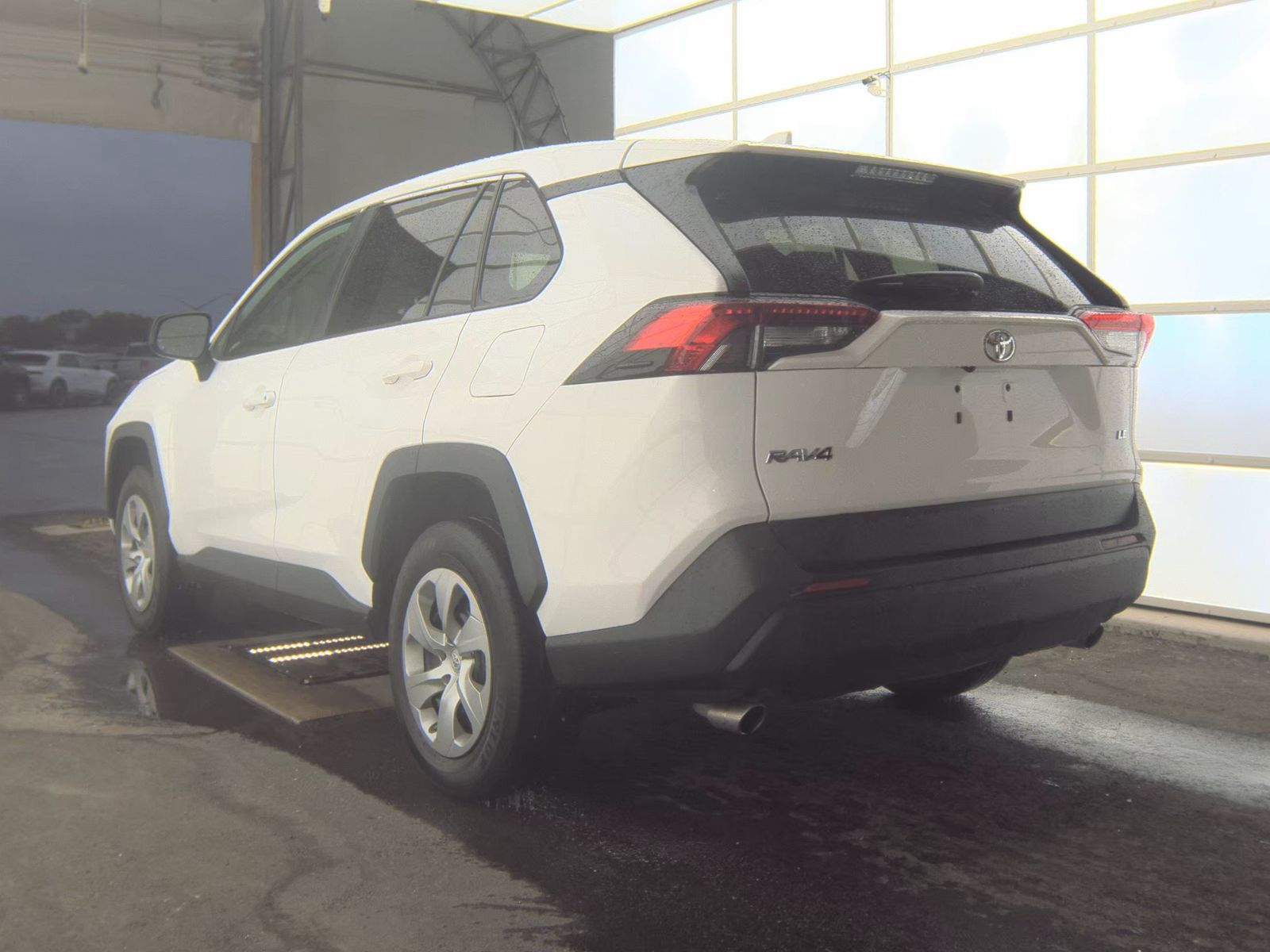 2022 Toyota RAV4 LE FWD