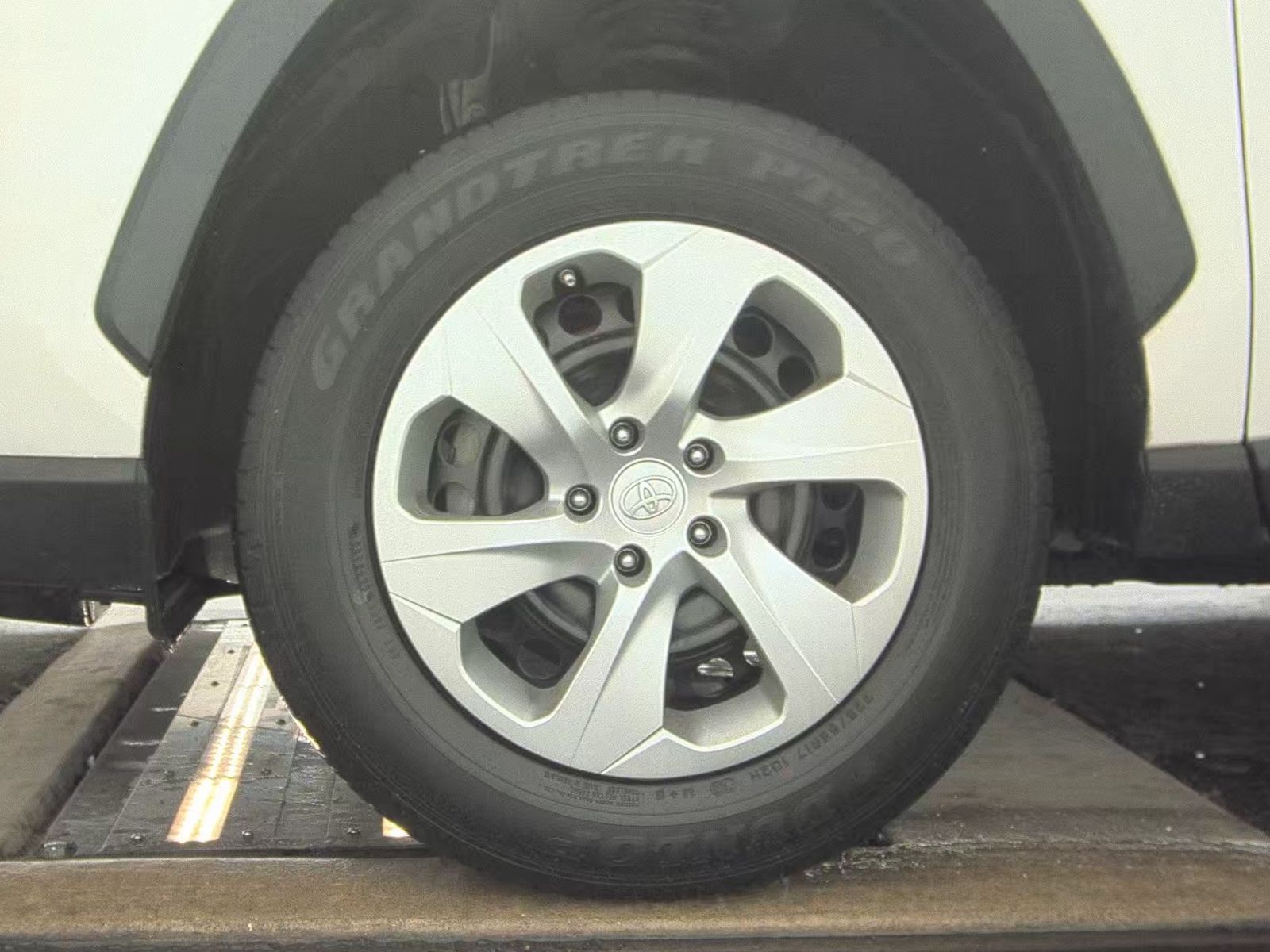 2022 Toyota RAV4 LE FWD