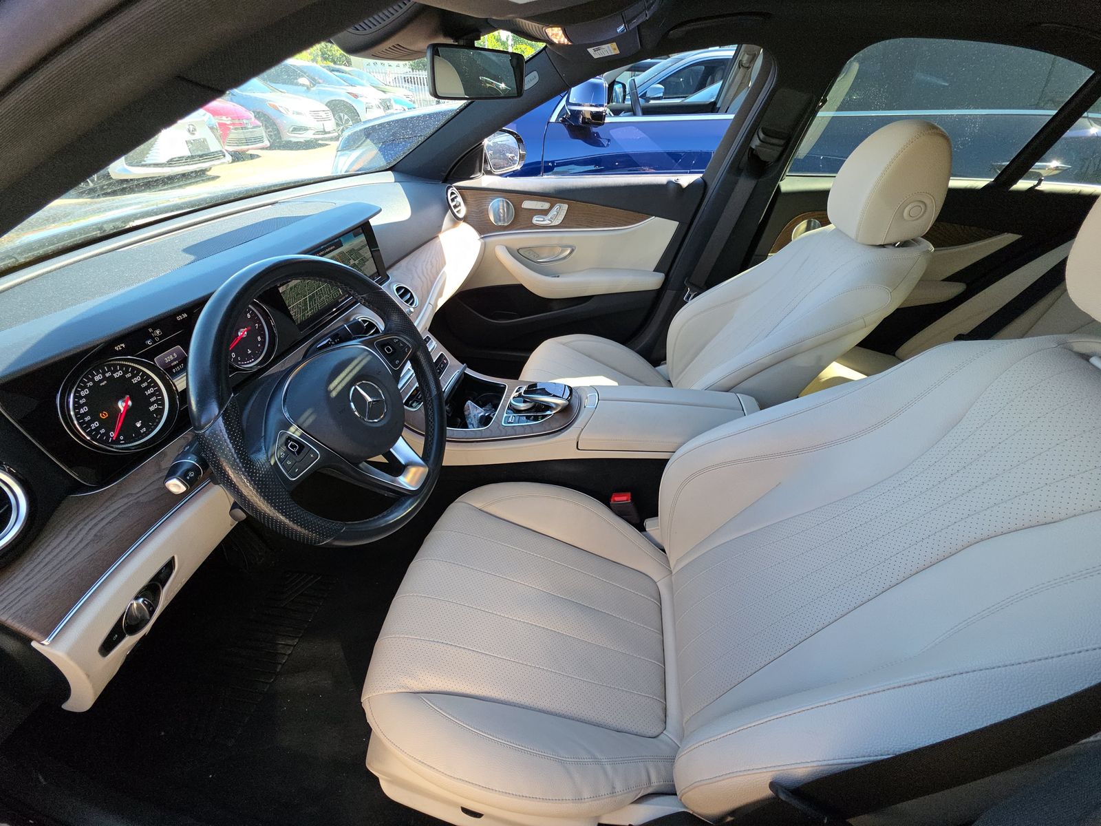 MERCEDES-BENZ E-CLASS - 8