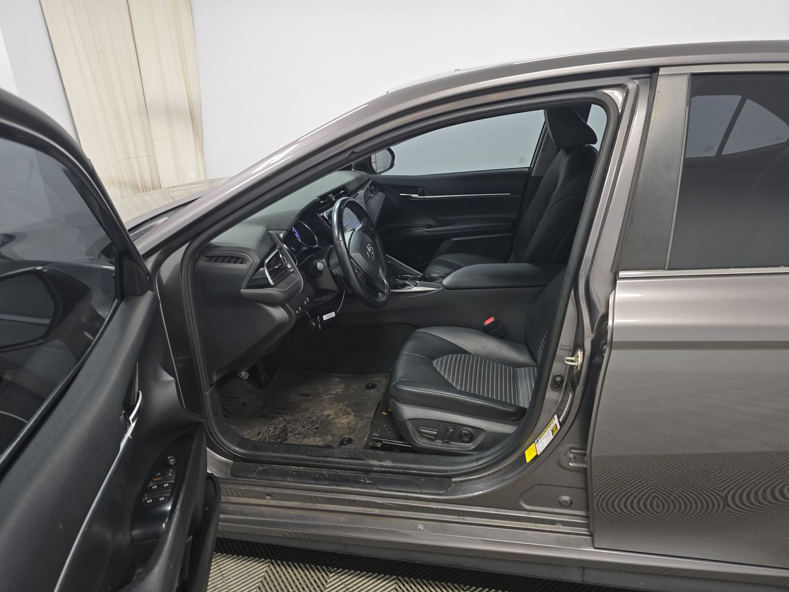 2019 Toyota Camry SE FWD