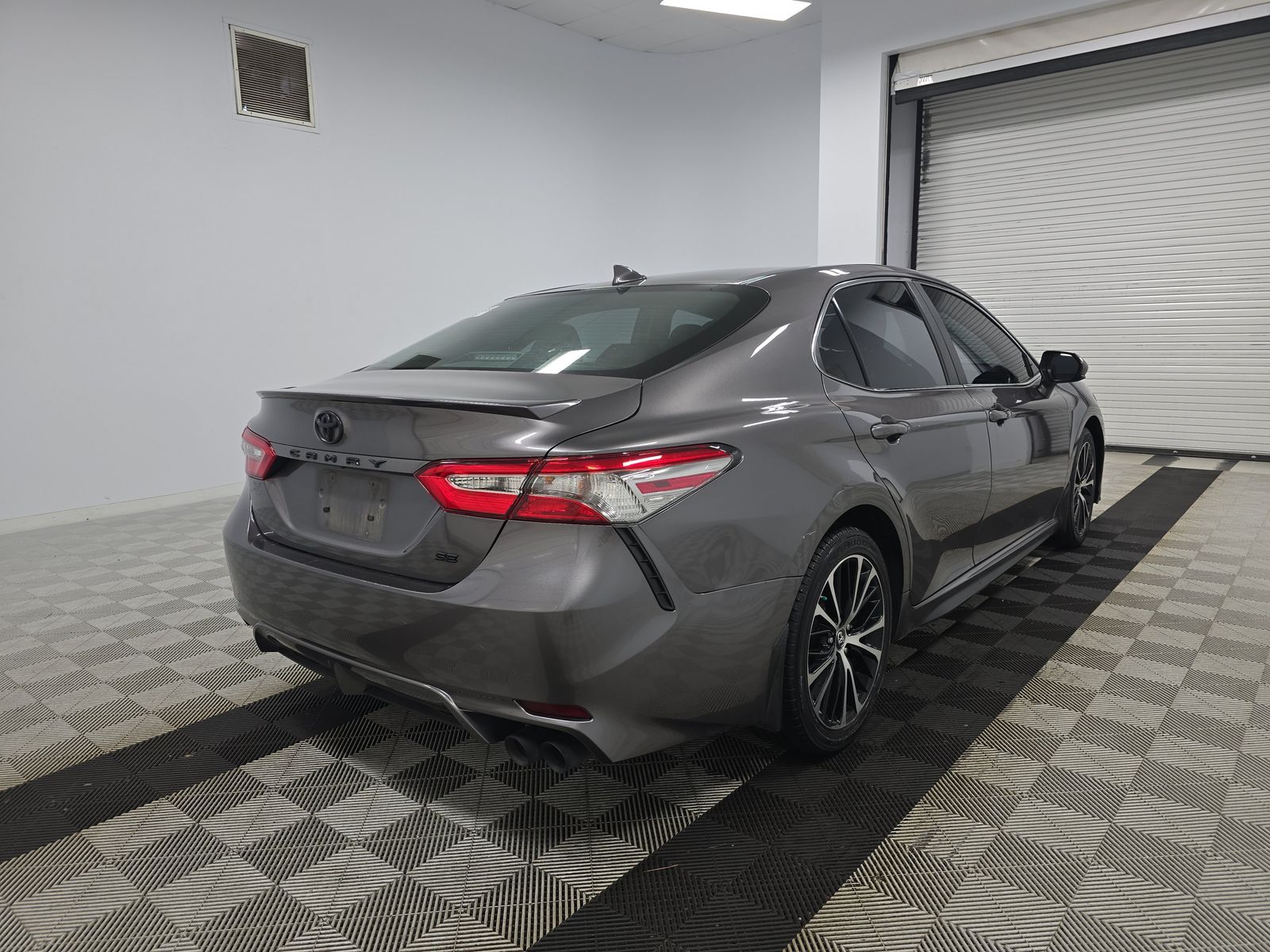 2019 Toyota Camry SE FWD