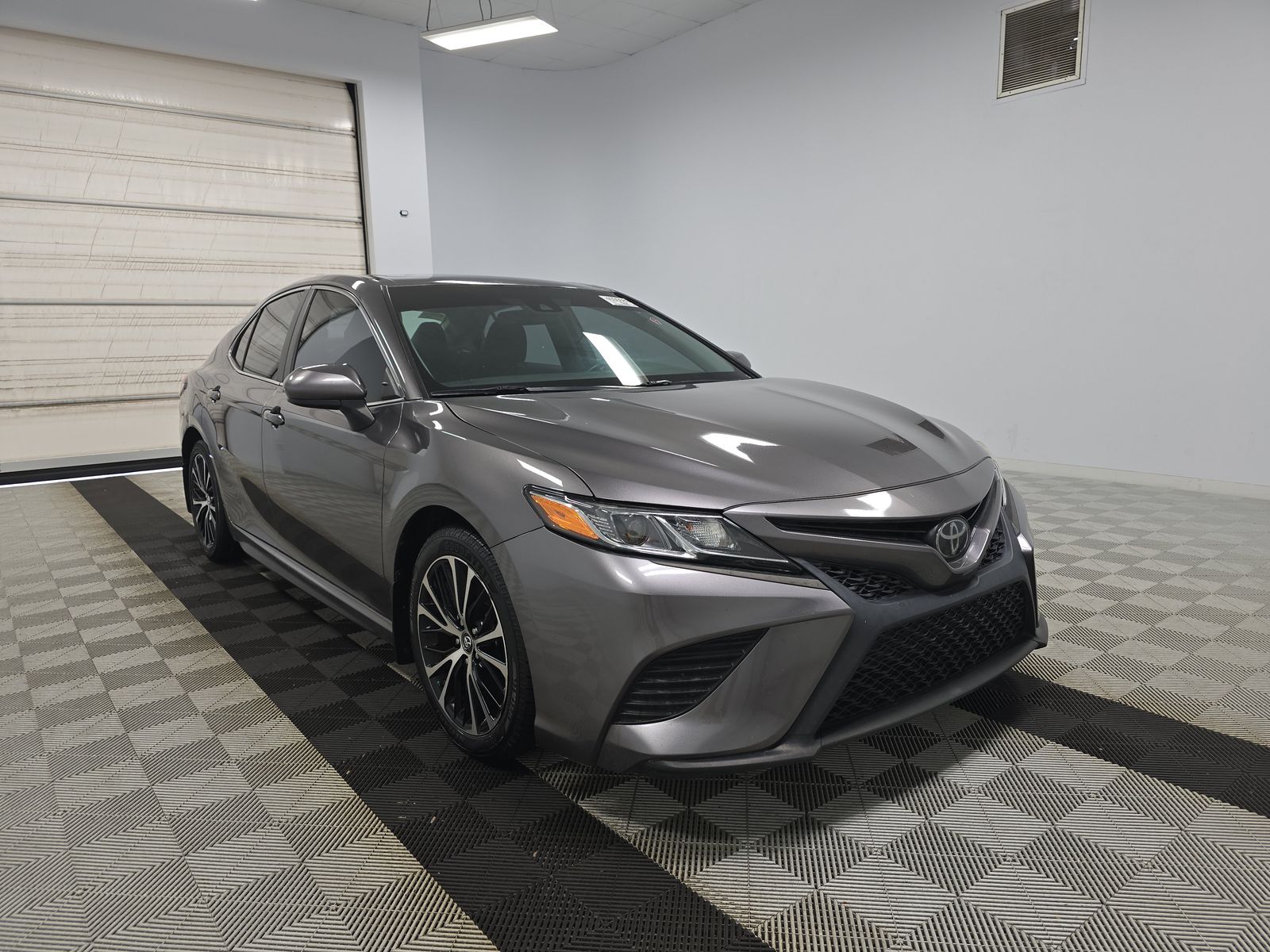 2019 Toyota Camry SE FWD