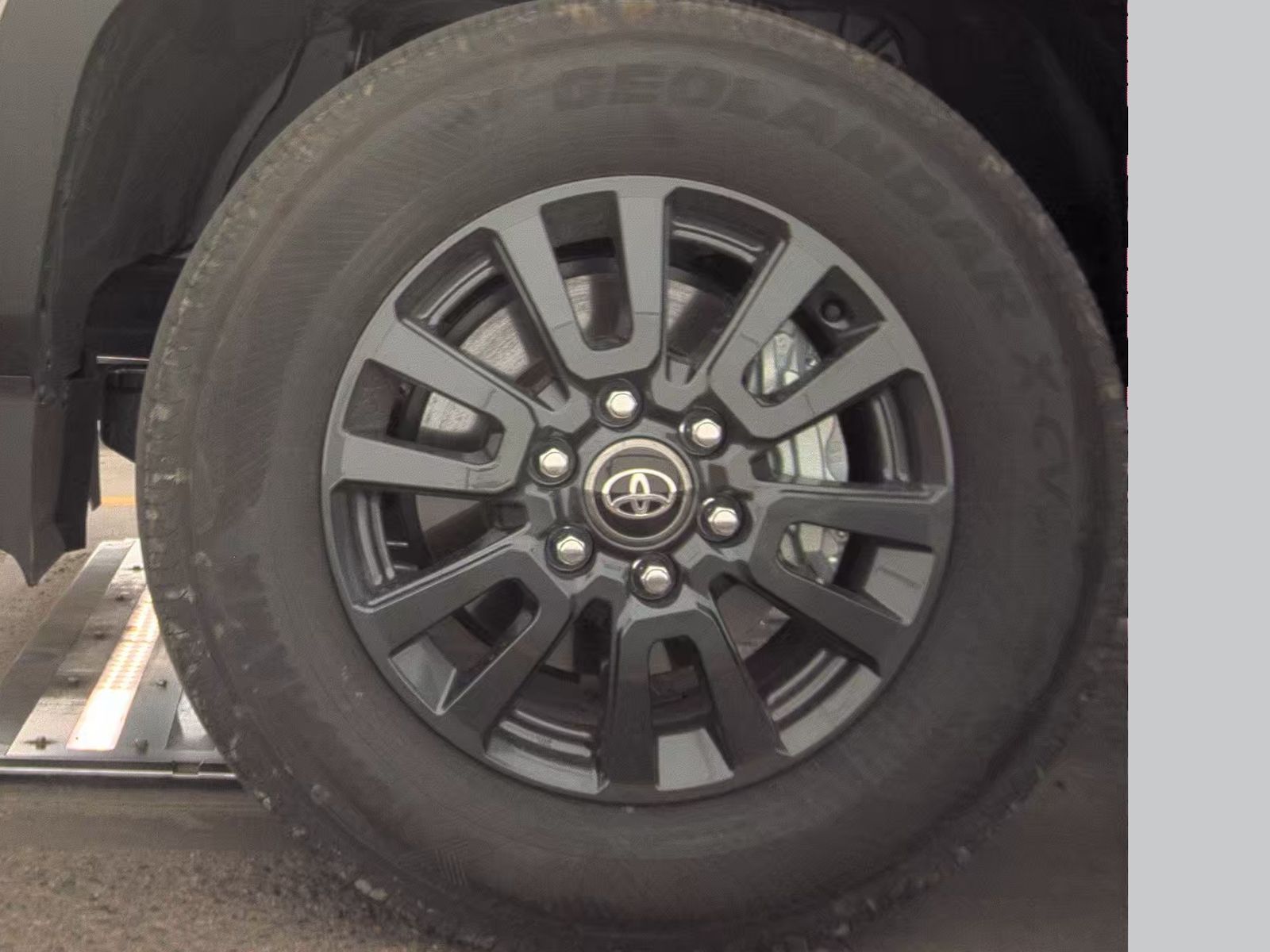 TOYOTA LAND CRUISER - 10