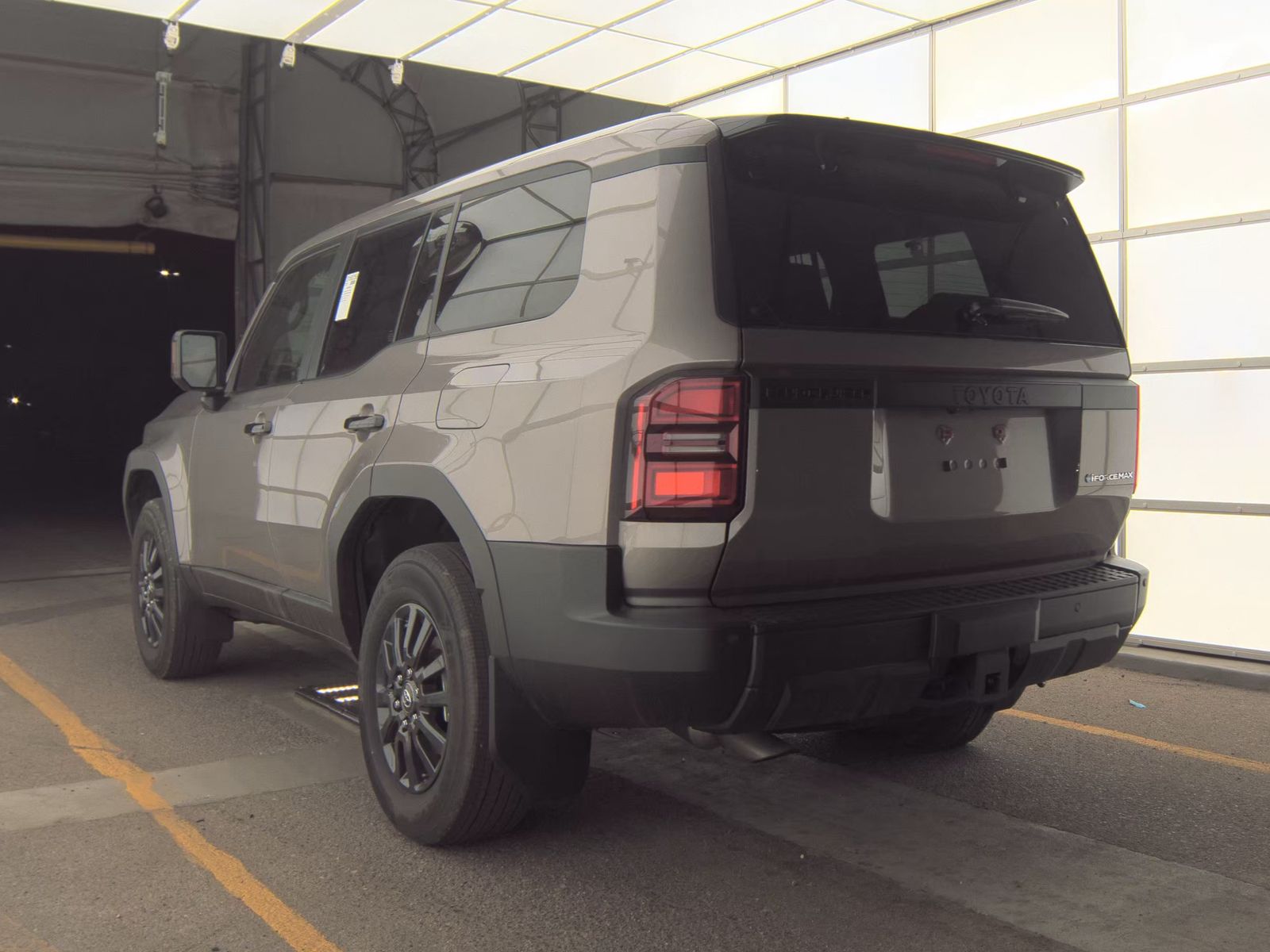 TOYOTA LAND CRUISER - 9