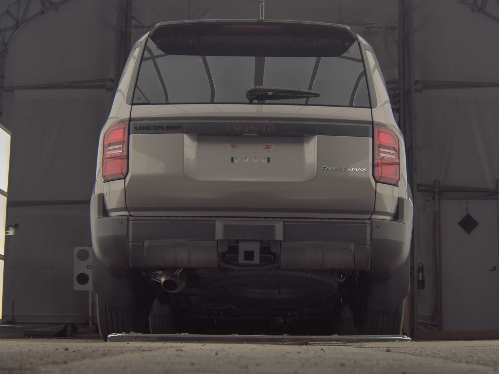 TOYOTA LAND CRUISER - 8