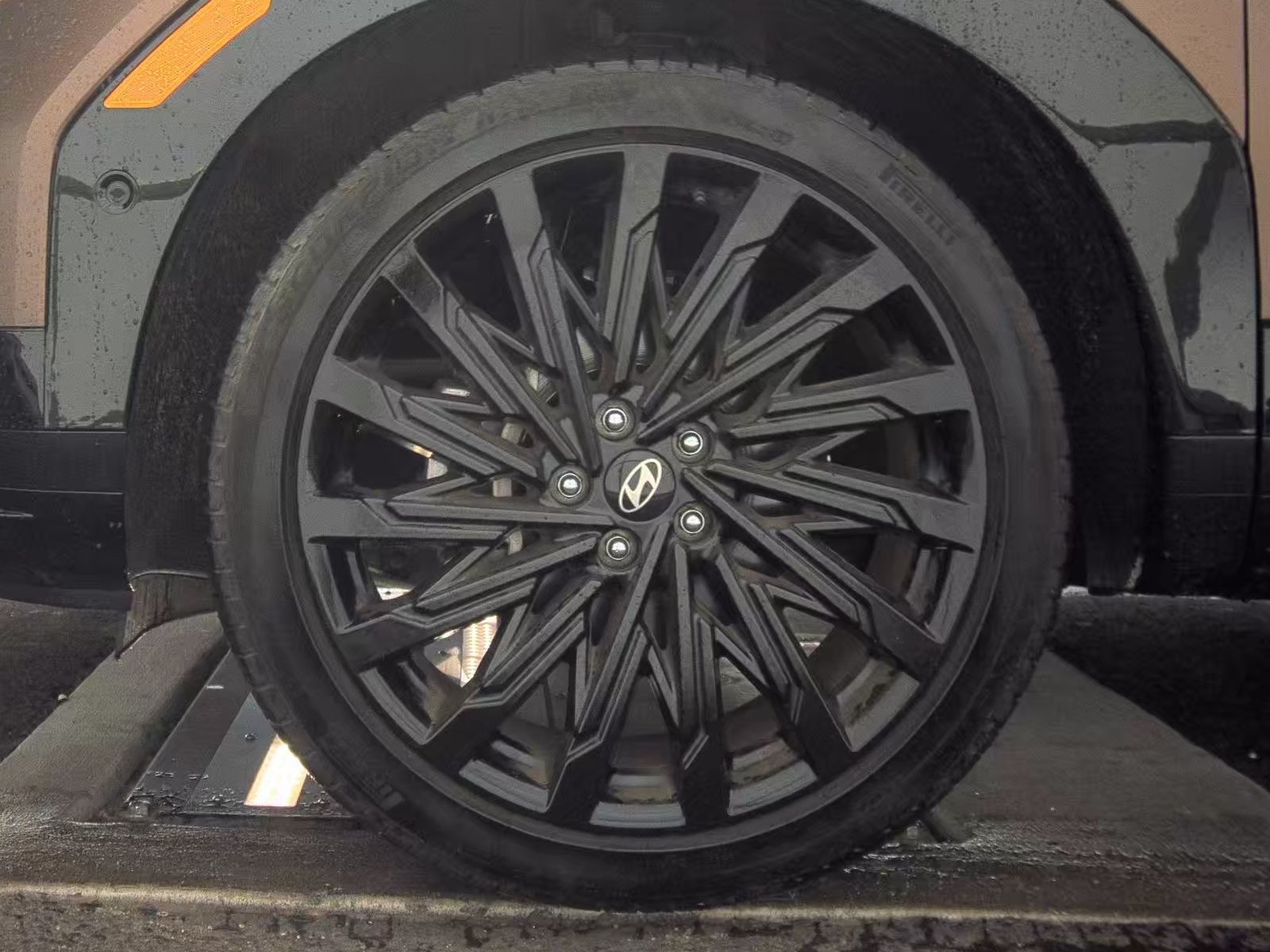 HYUNDAI CALLIGRAPH - 10