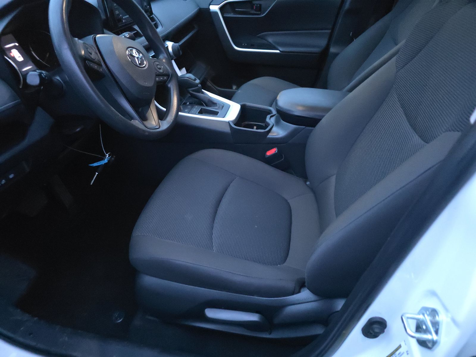 2022 Toyota RAV4 LE FWD