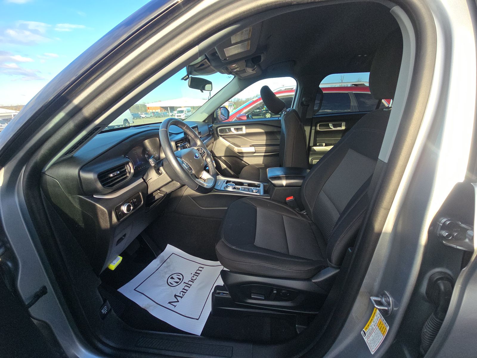 2023 Ford Explorer XLT AWD