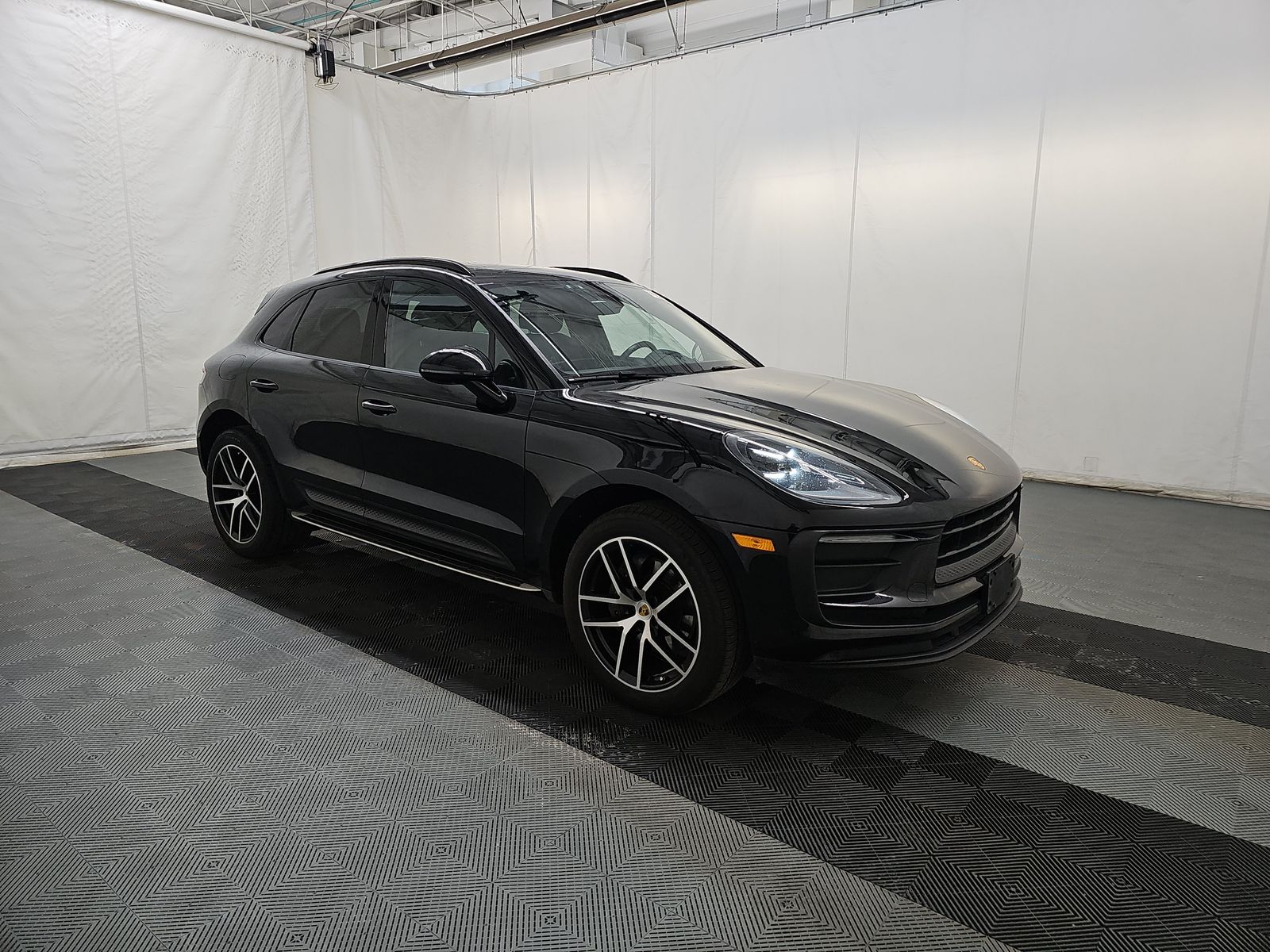 2022 Porsche Macan Base AWD