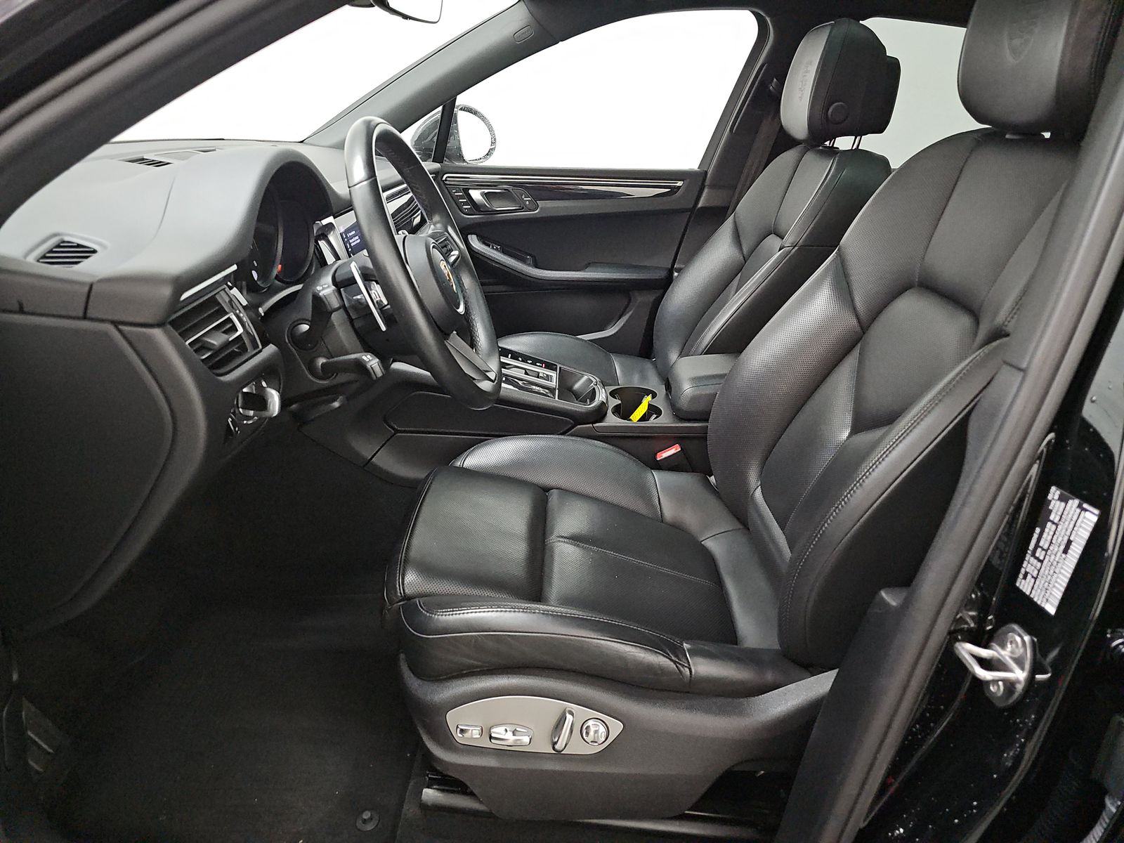 2022 Porsche Macan Base AWD