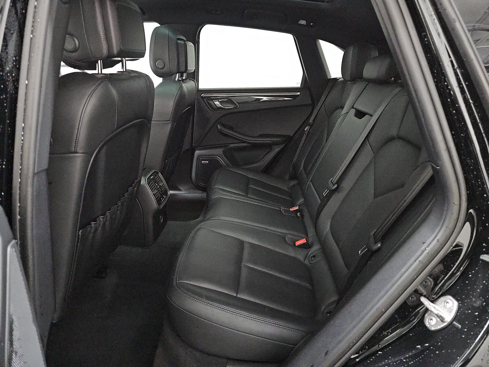 2022 Porsche Macan Base AWD