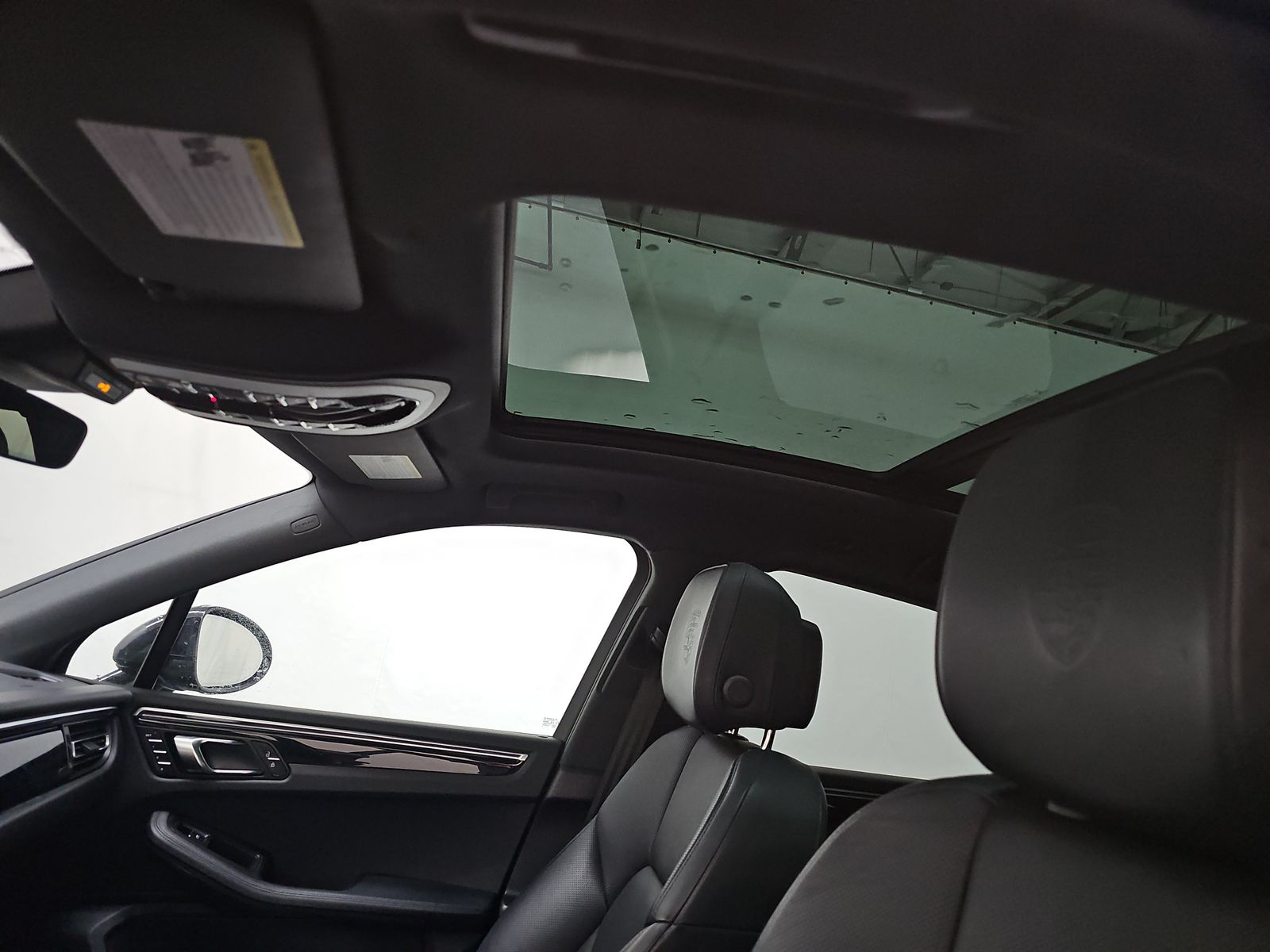 2022 Porsche Macan Base AWD