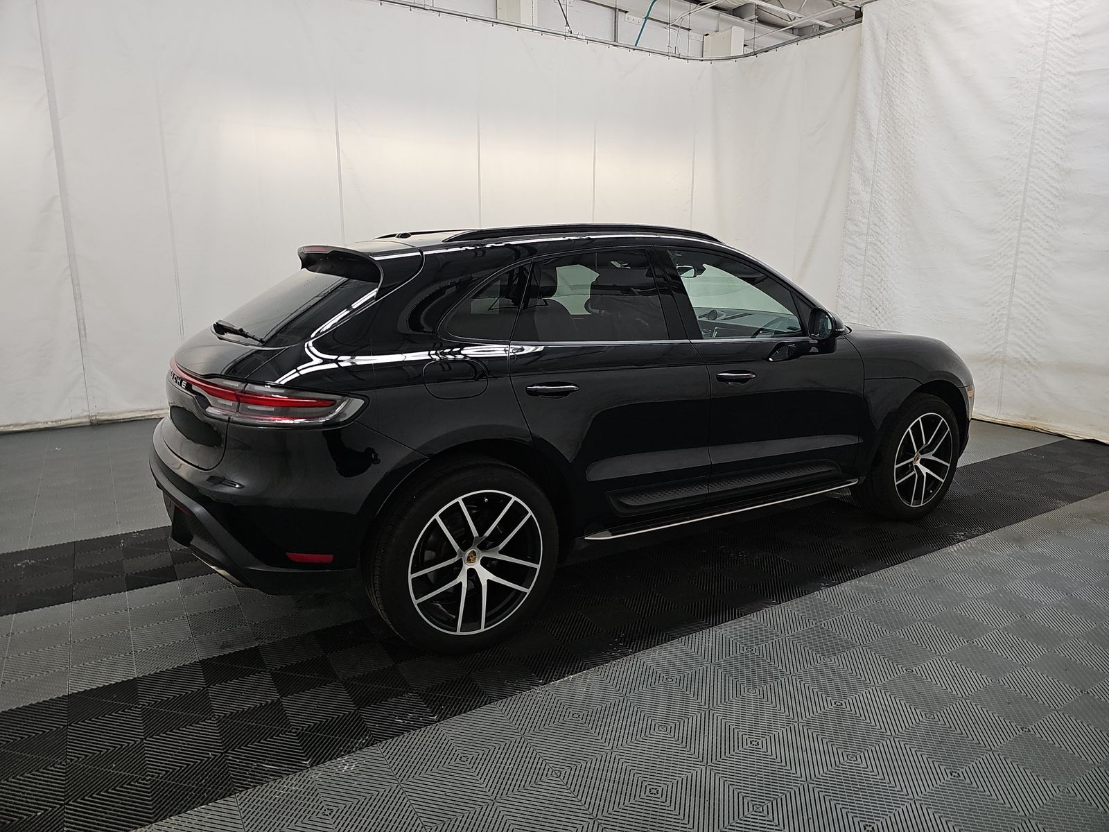 2022 Porsche Macan Base AWD