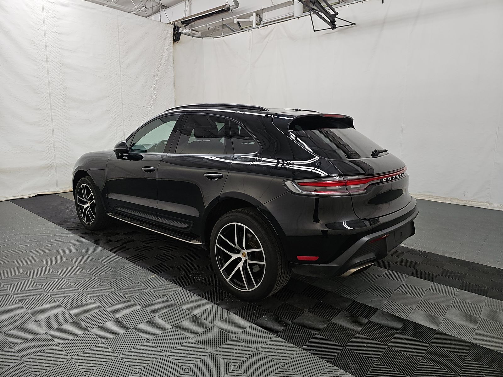 2022 Porsche Macan Base AWD