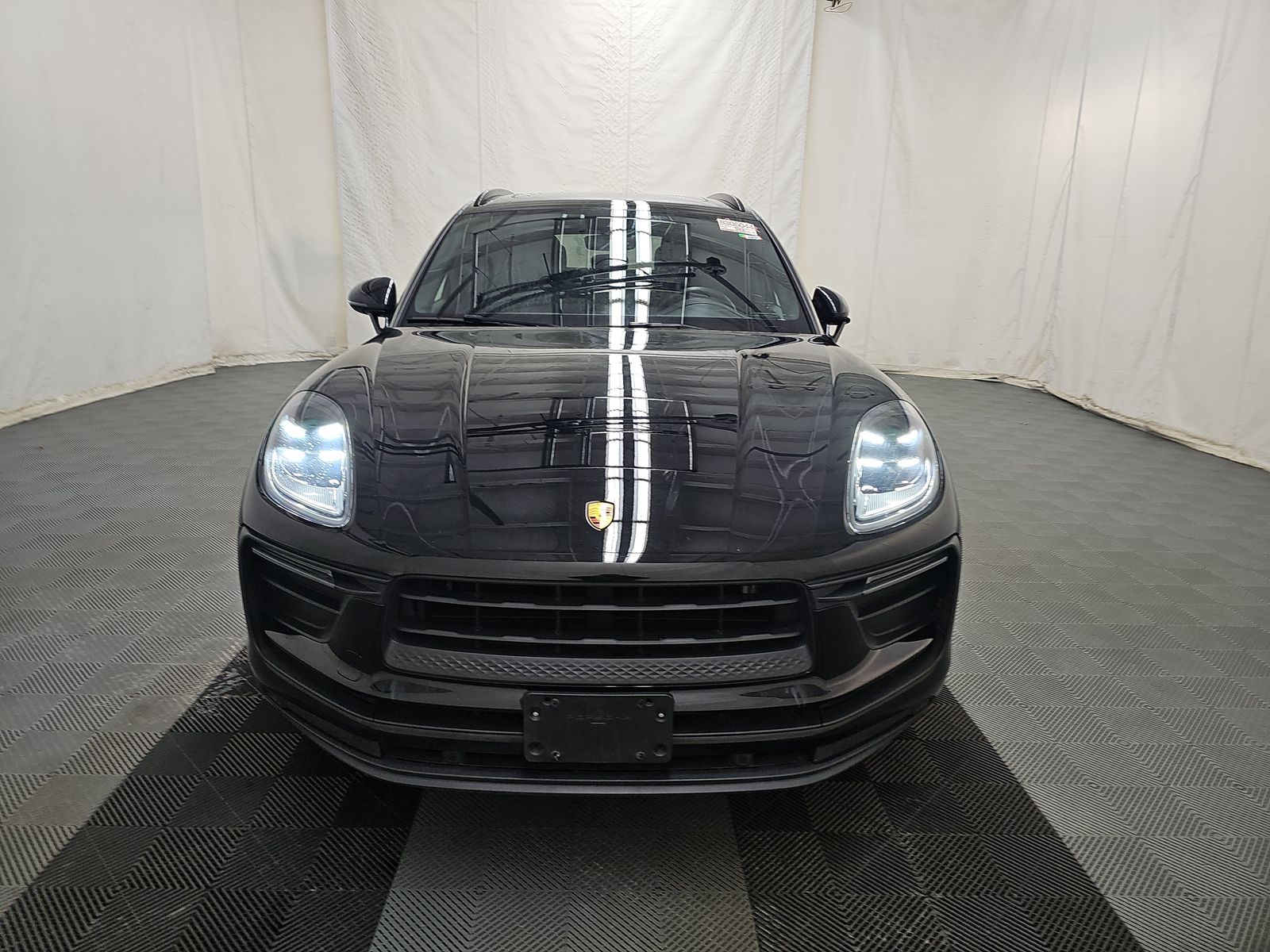 2022 Porsche Macan Base AWD