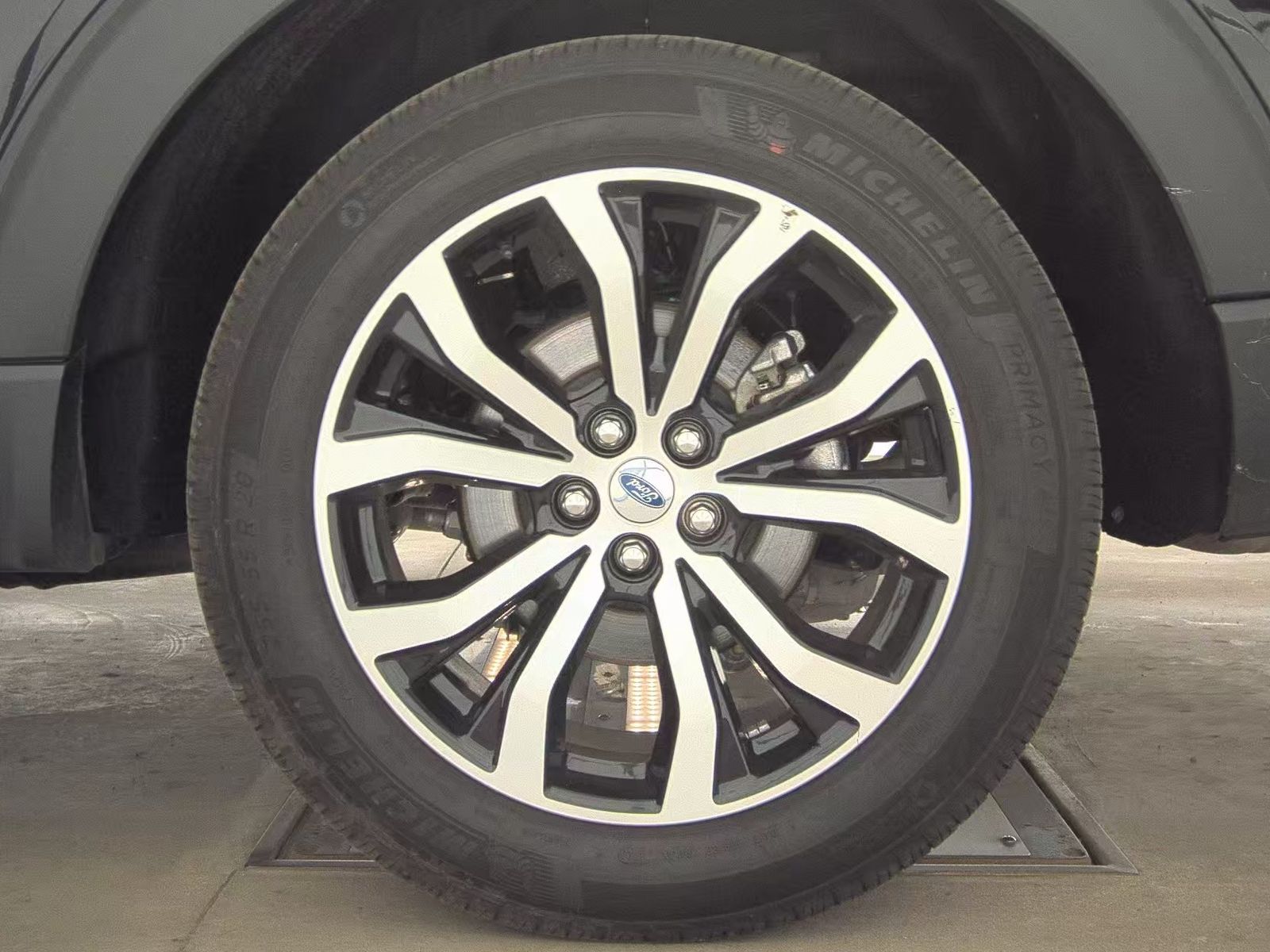 2025 Ford Explorer ST-Line AWD