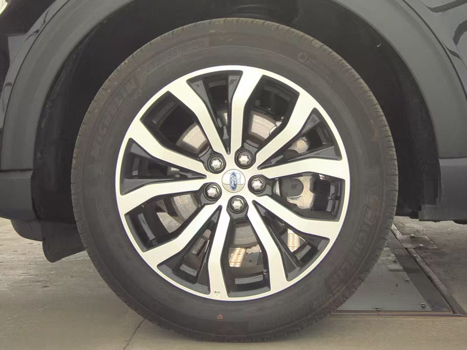 2025 Ford Explorer ST-Line AWD