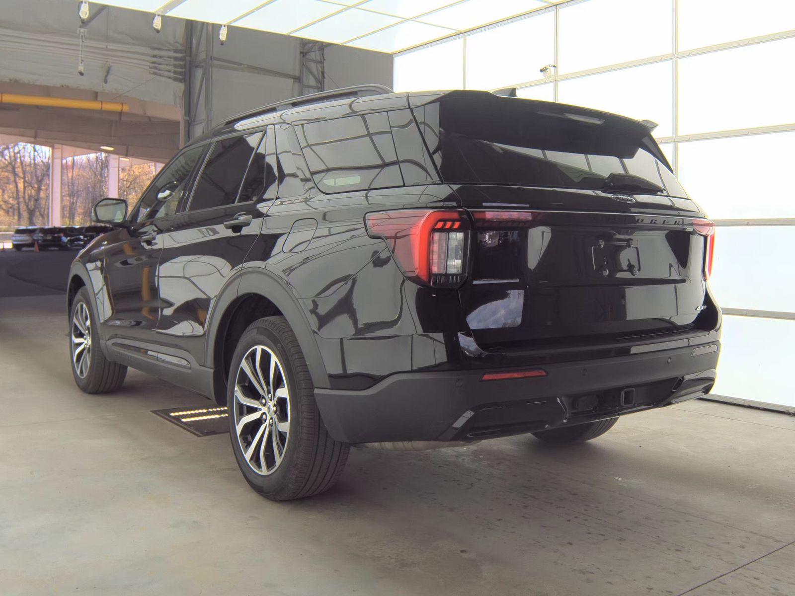 2025 Ford Explorer ST-Line AWD