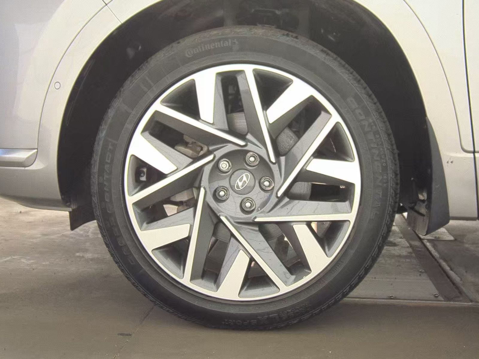 HYUNDAI CALLIGRAPH - 10