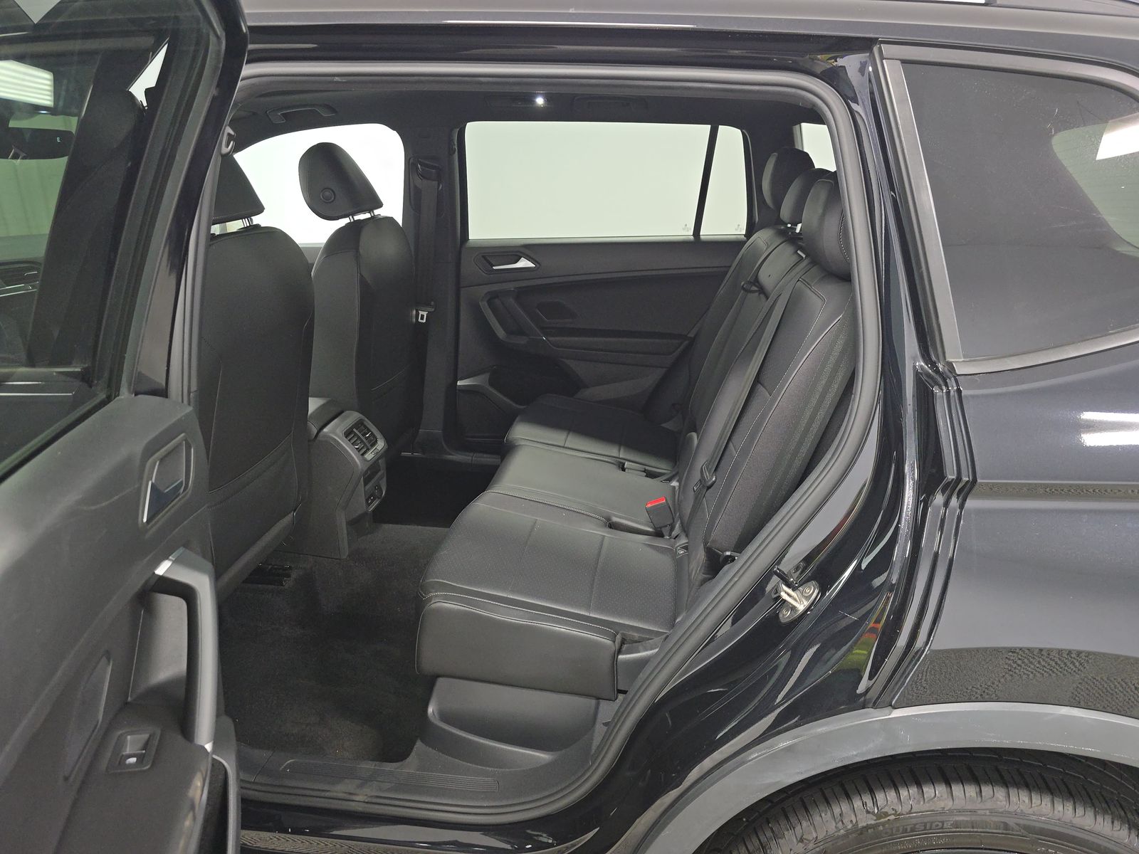 2020 Volkswagen Tiguan 2.0T SE R-Line Black AWD