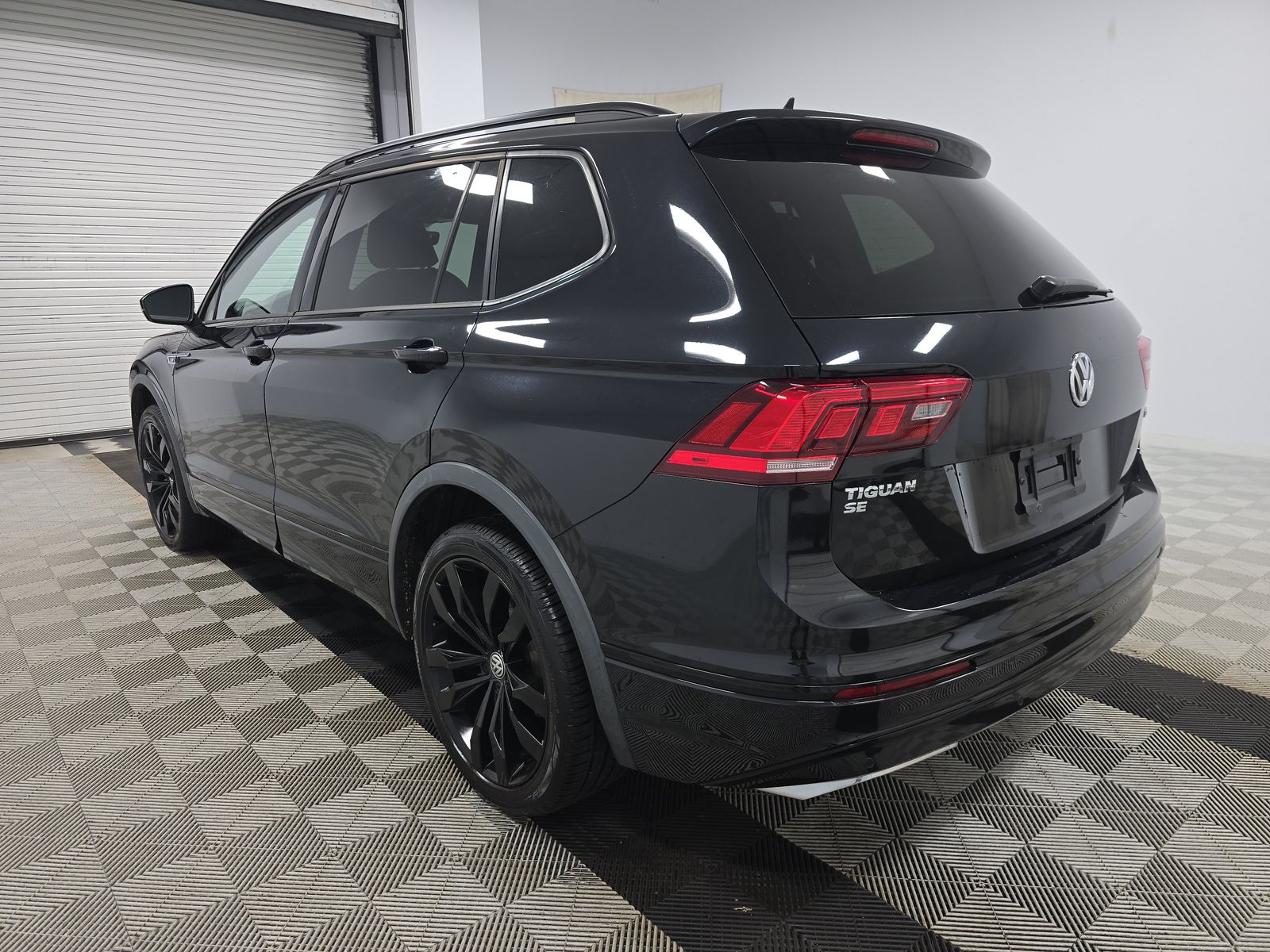 2020 Volkswagen Tiguan 2.0T SE R-Line Black AWD