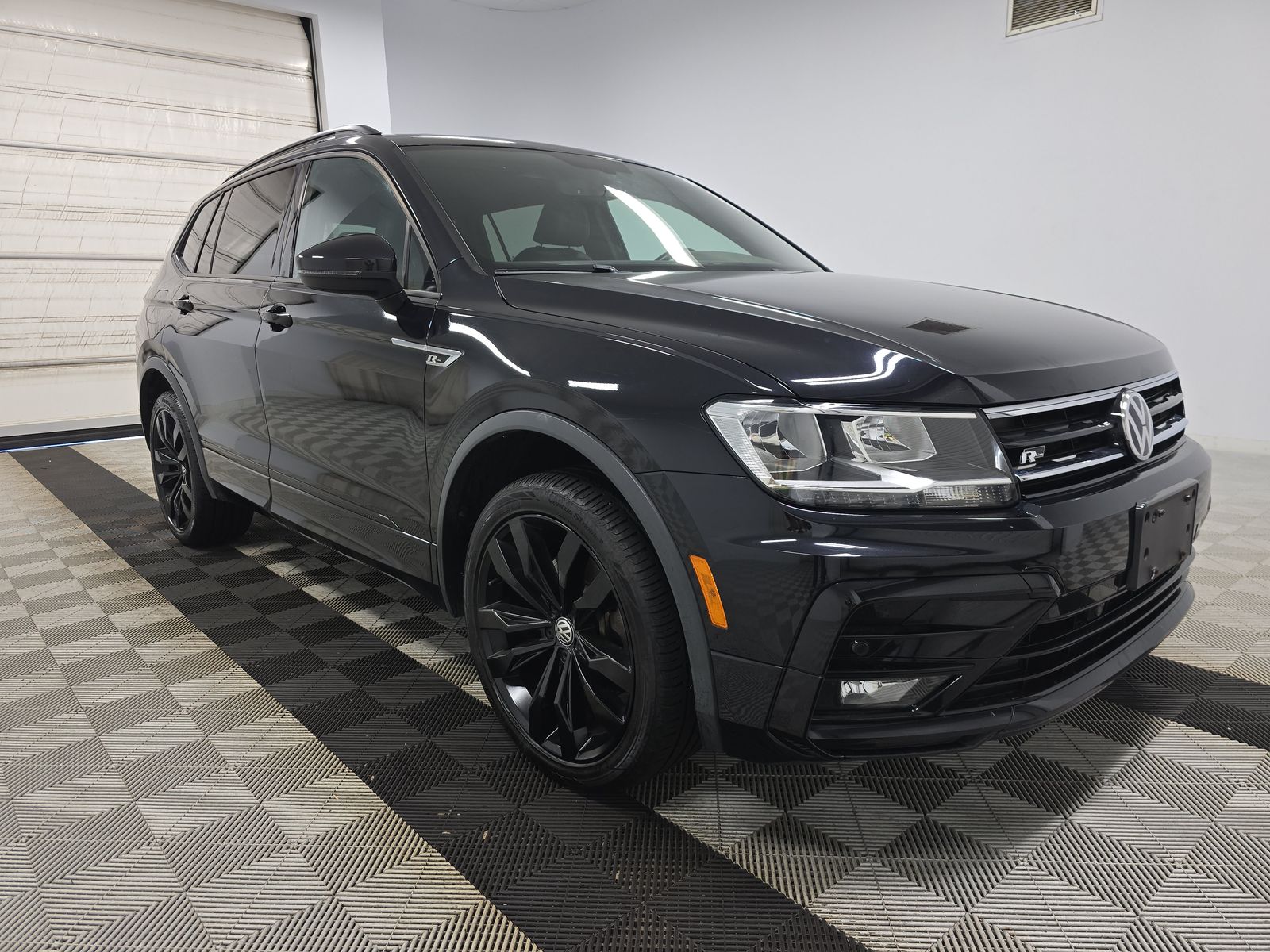 2020 Volkswagen Tiguan 2.0T SE R-Line Black AWD