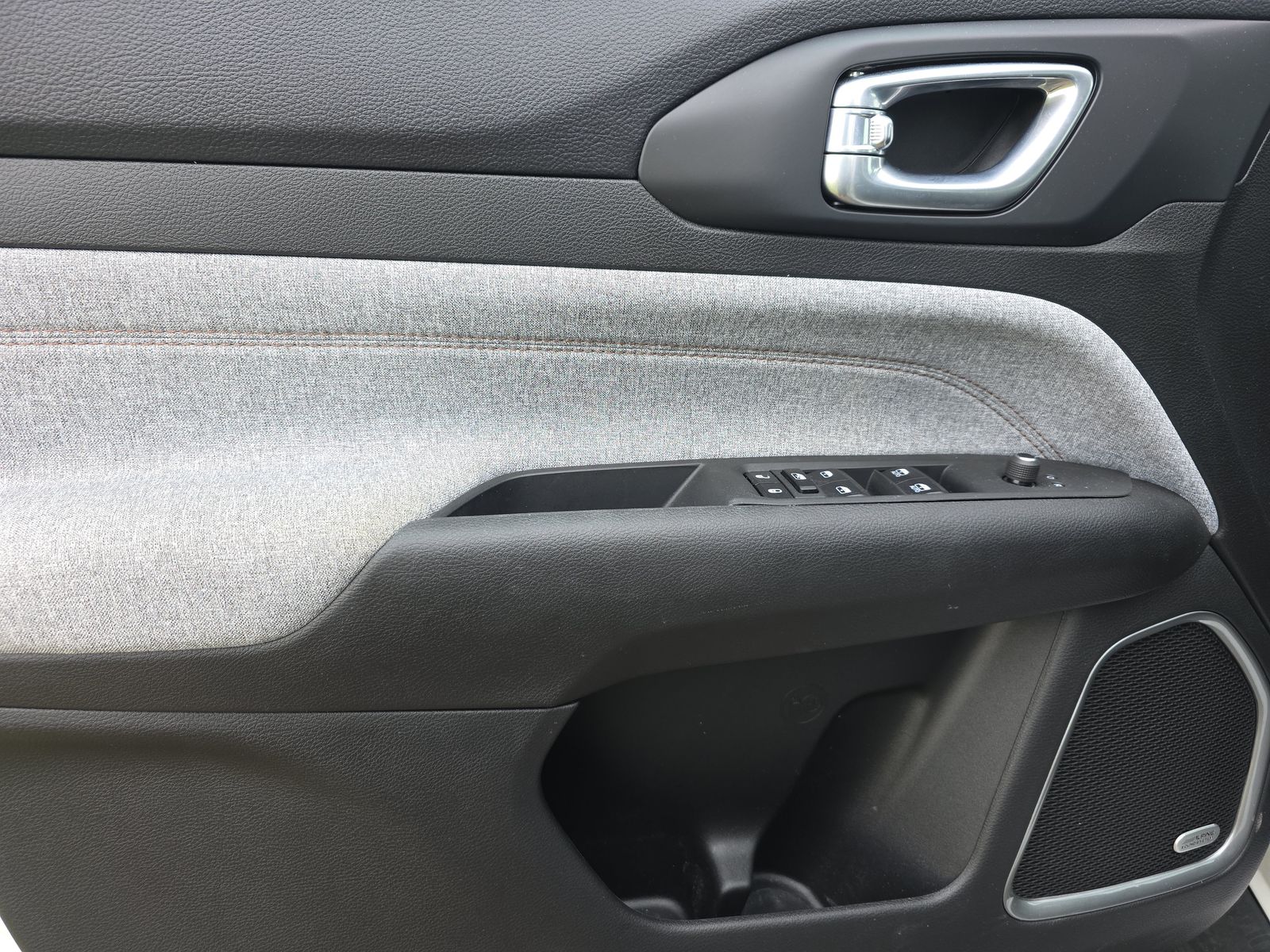 JEEP LATITU LUX - 10