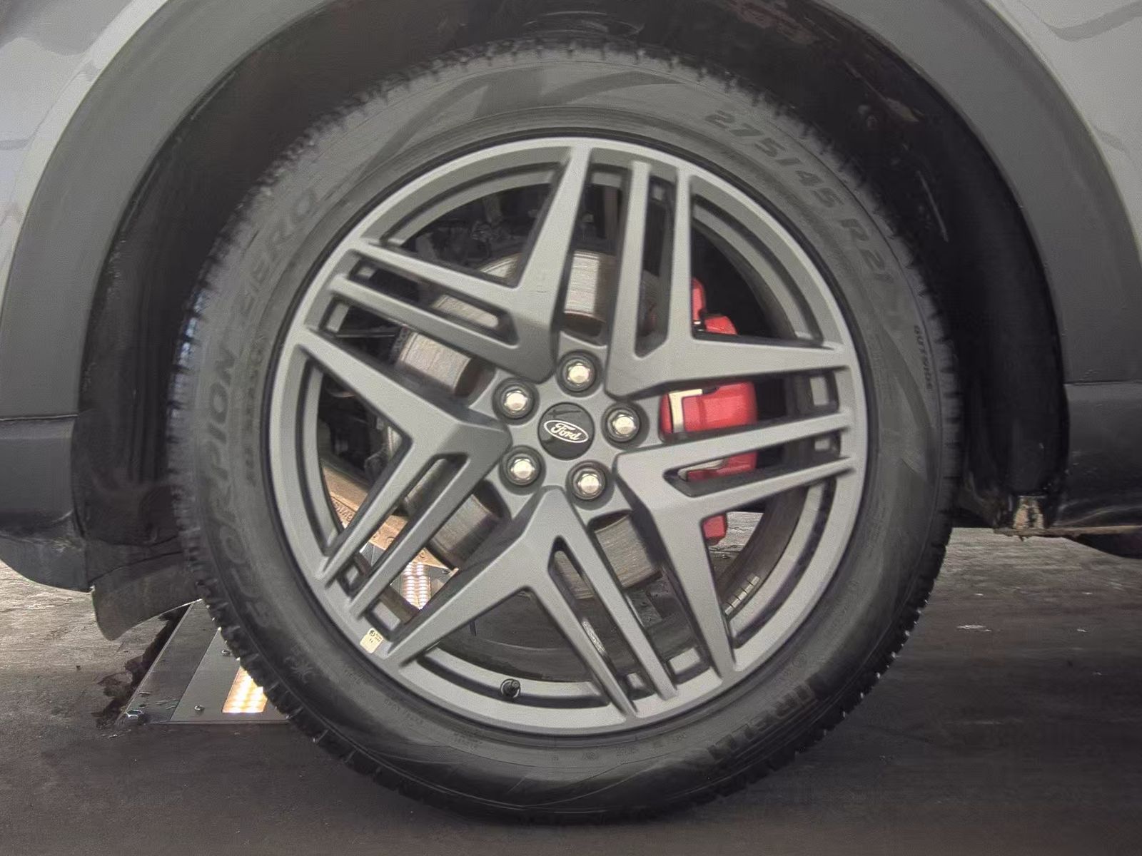 2025 Ford Explorer ST-Line RWD