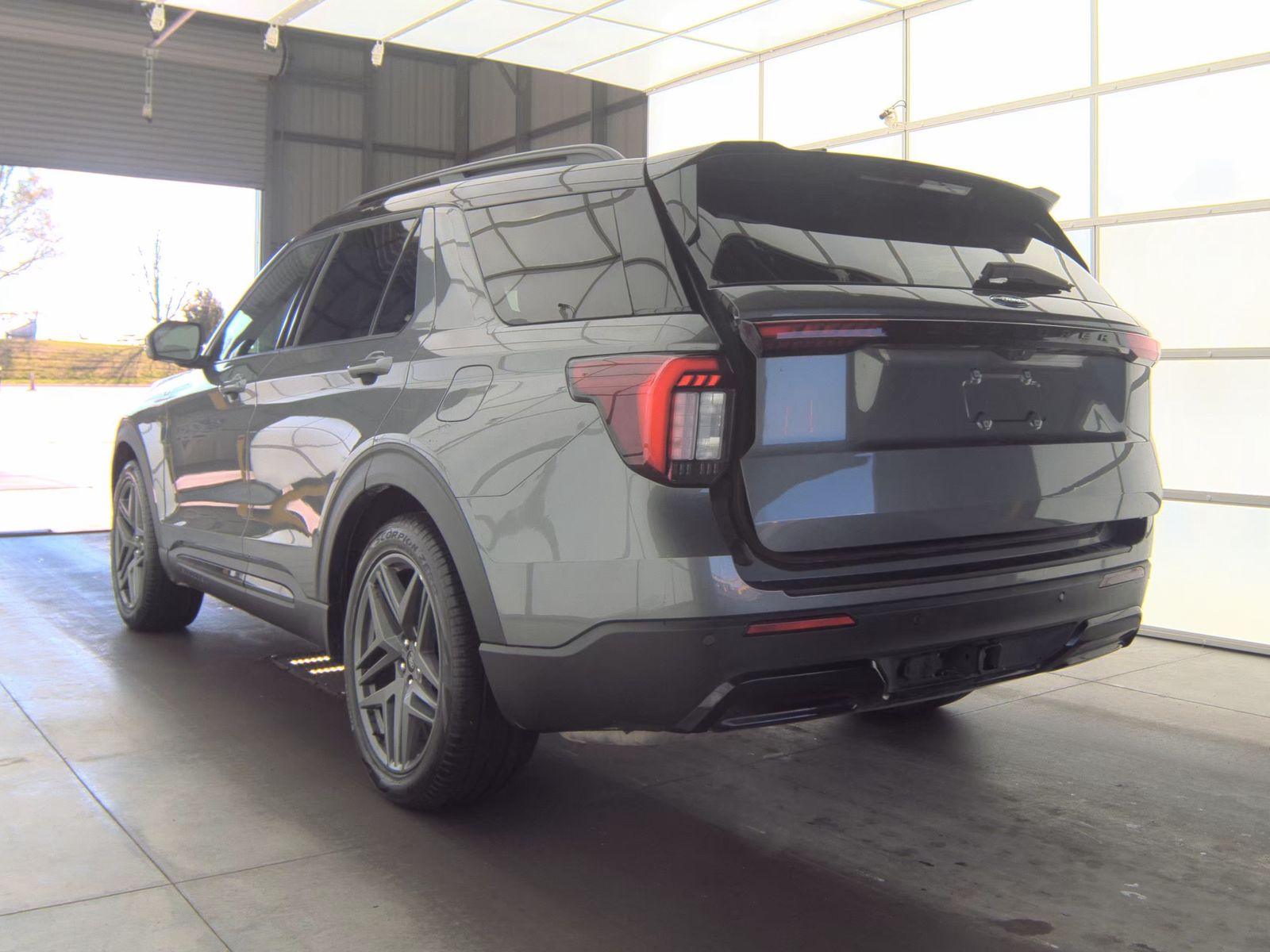 2025 Ford Explorer ST-Line RWD
