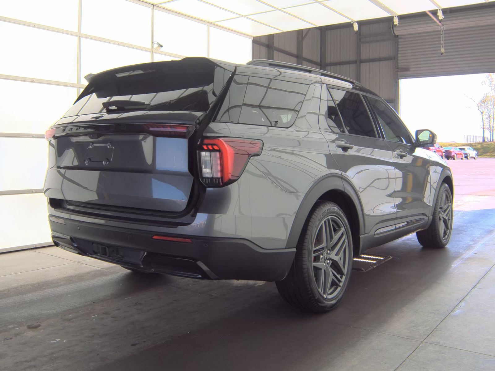 2025 Ford Explorer ST-Line RWD