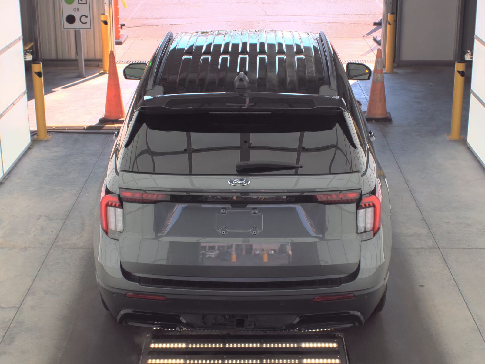 2025 Ford Explorer ST-Line RWD