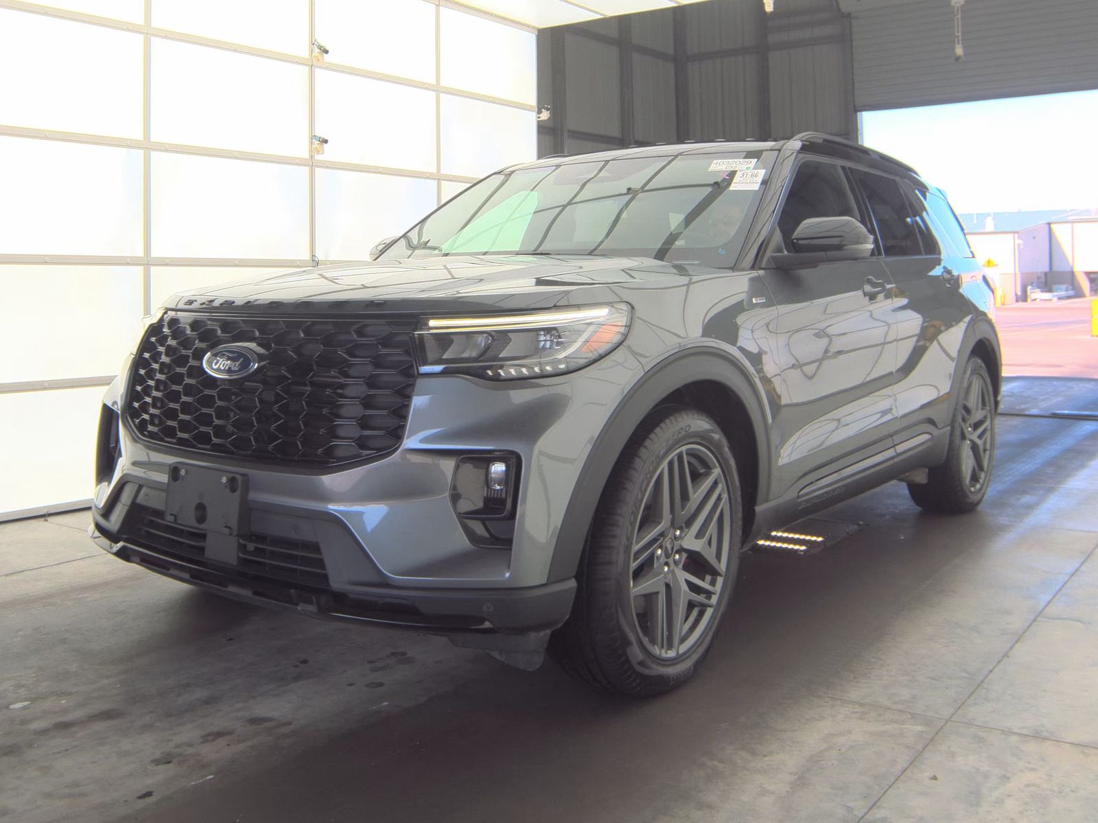 2025 Ford Explorer ST-Line RWD