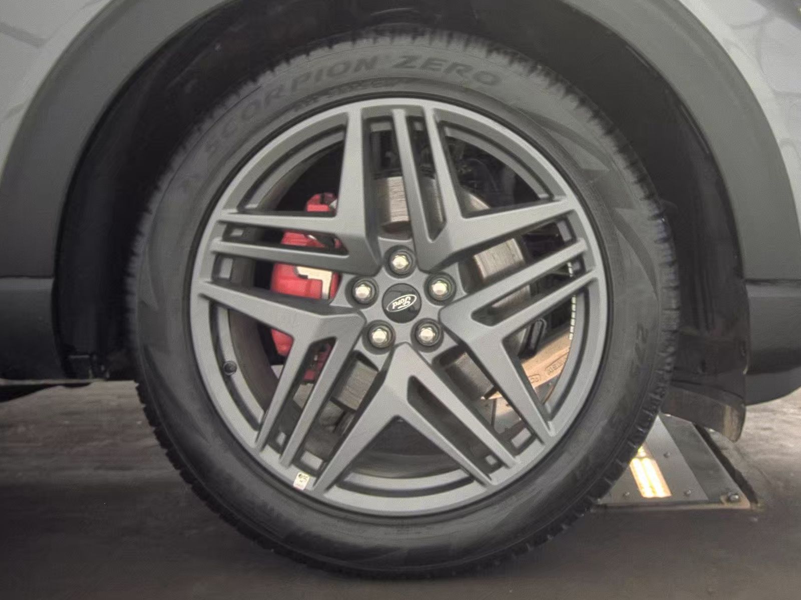 2025 Ford Explorer ST-Line RWD