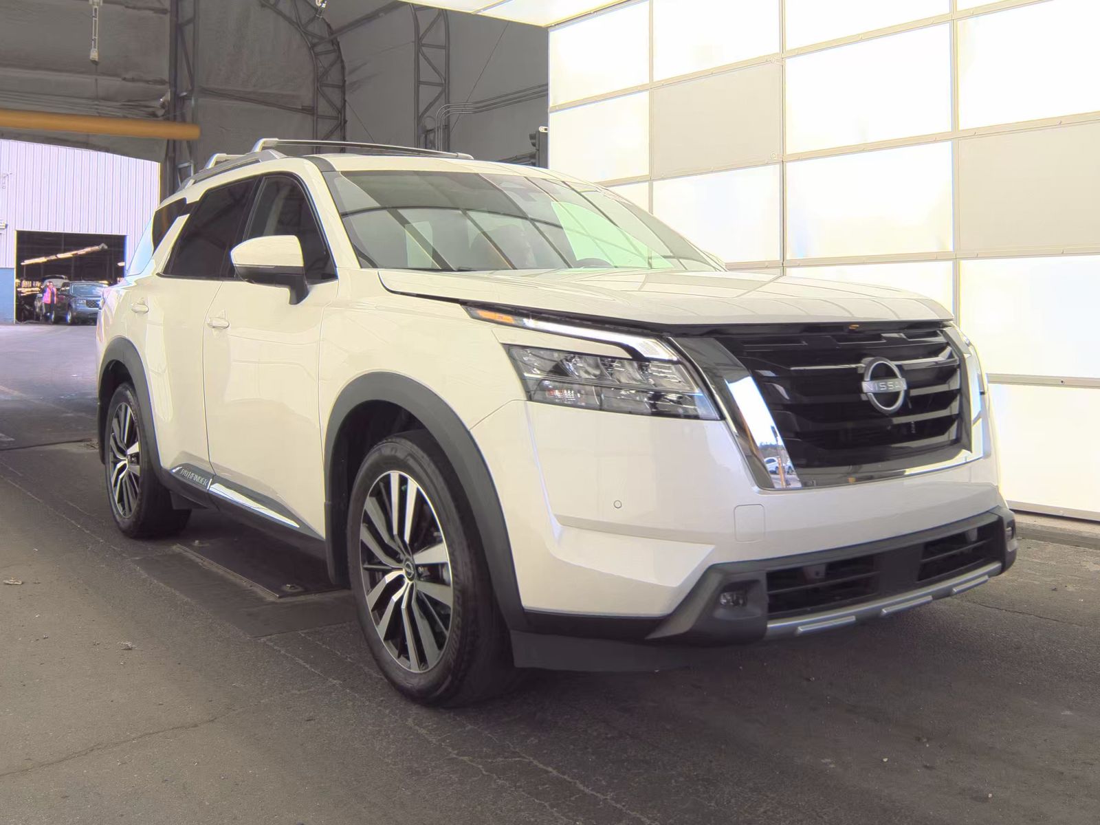 2023 Nissan Pathfinder Platinum FWD