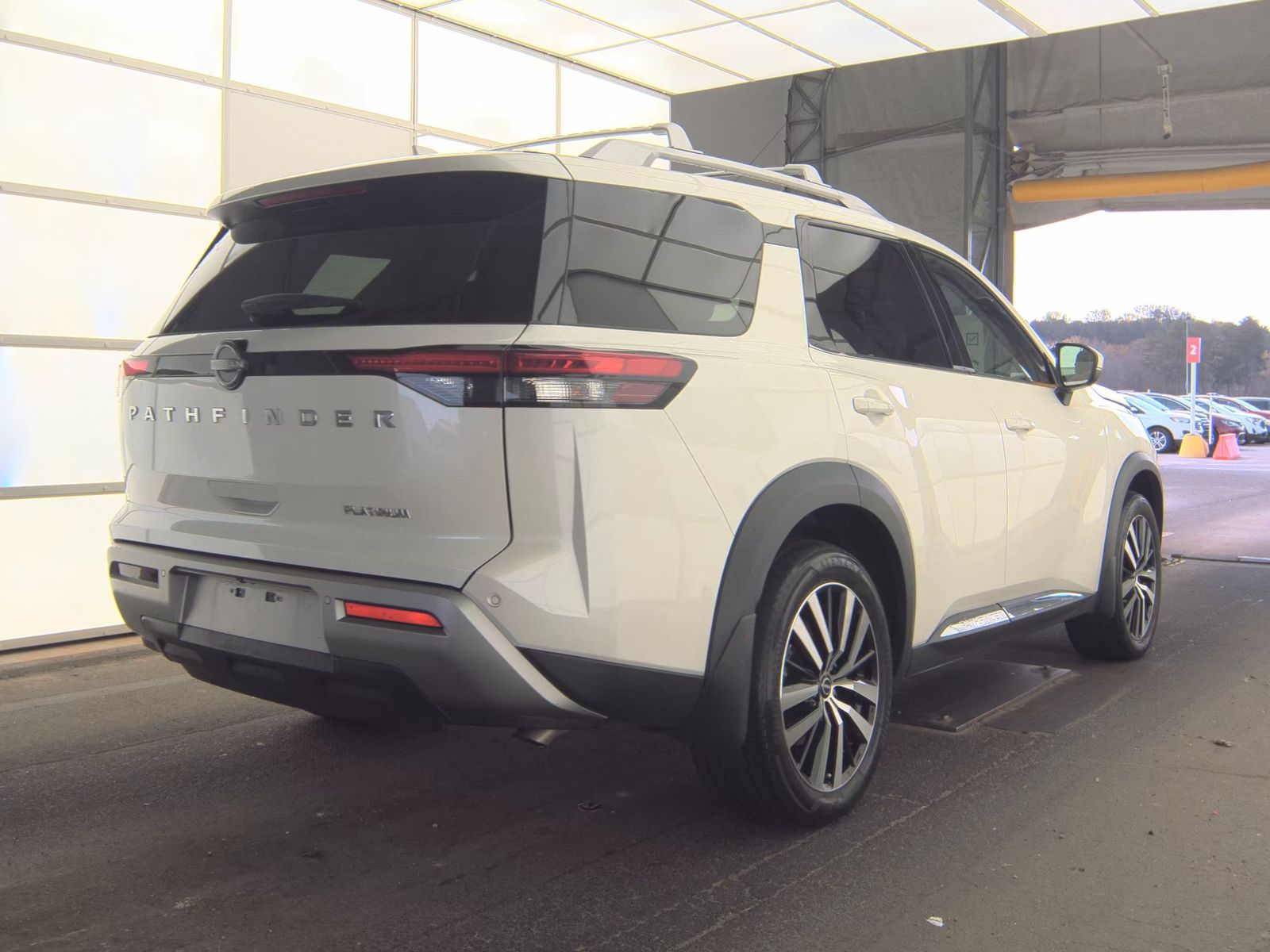 2023 Nissan Pathfinder Platinum FWD