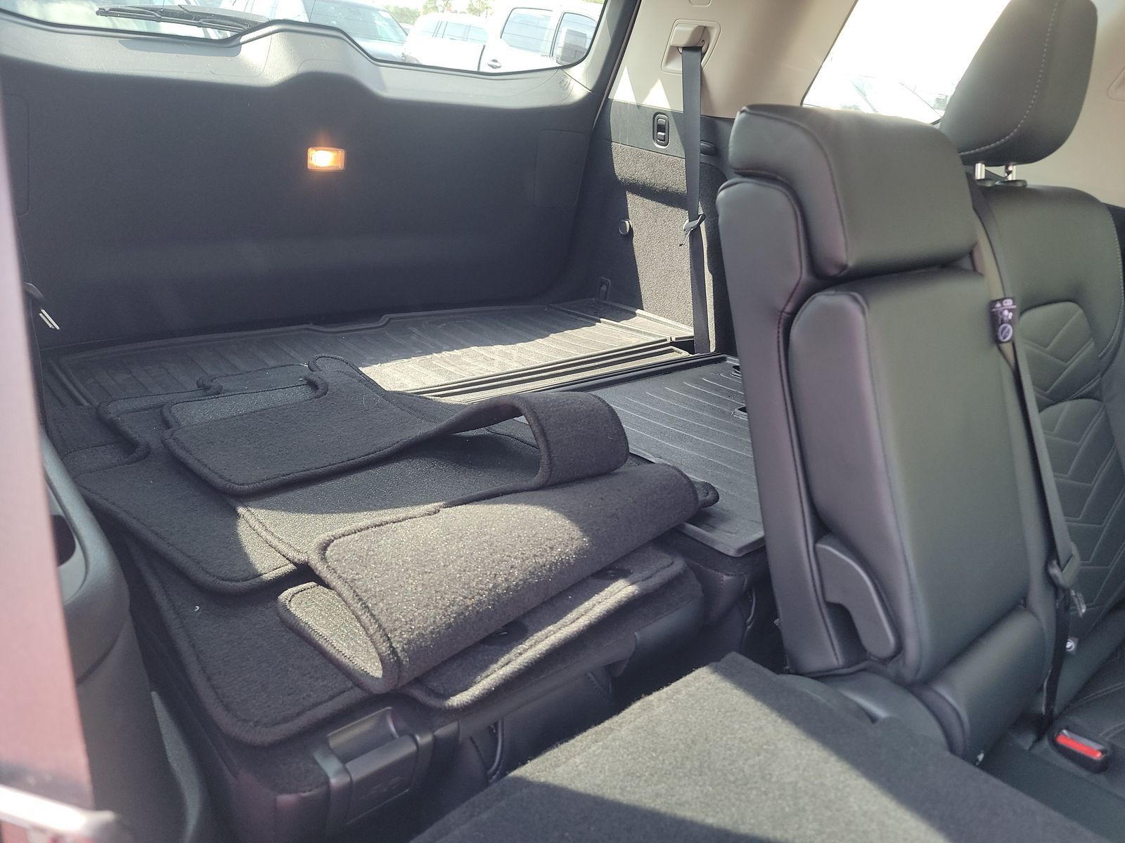 2023 Nissan Pathfinder Platinum FWD