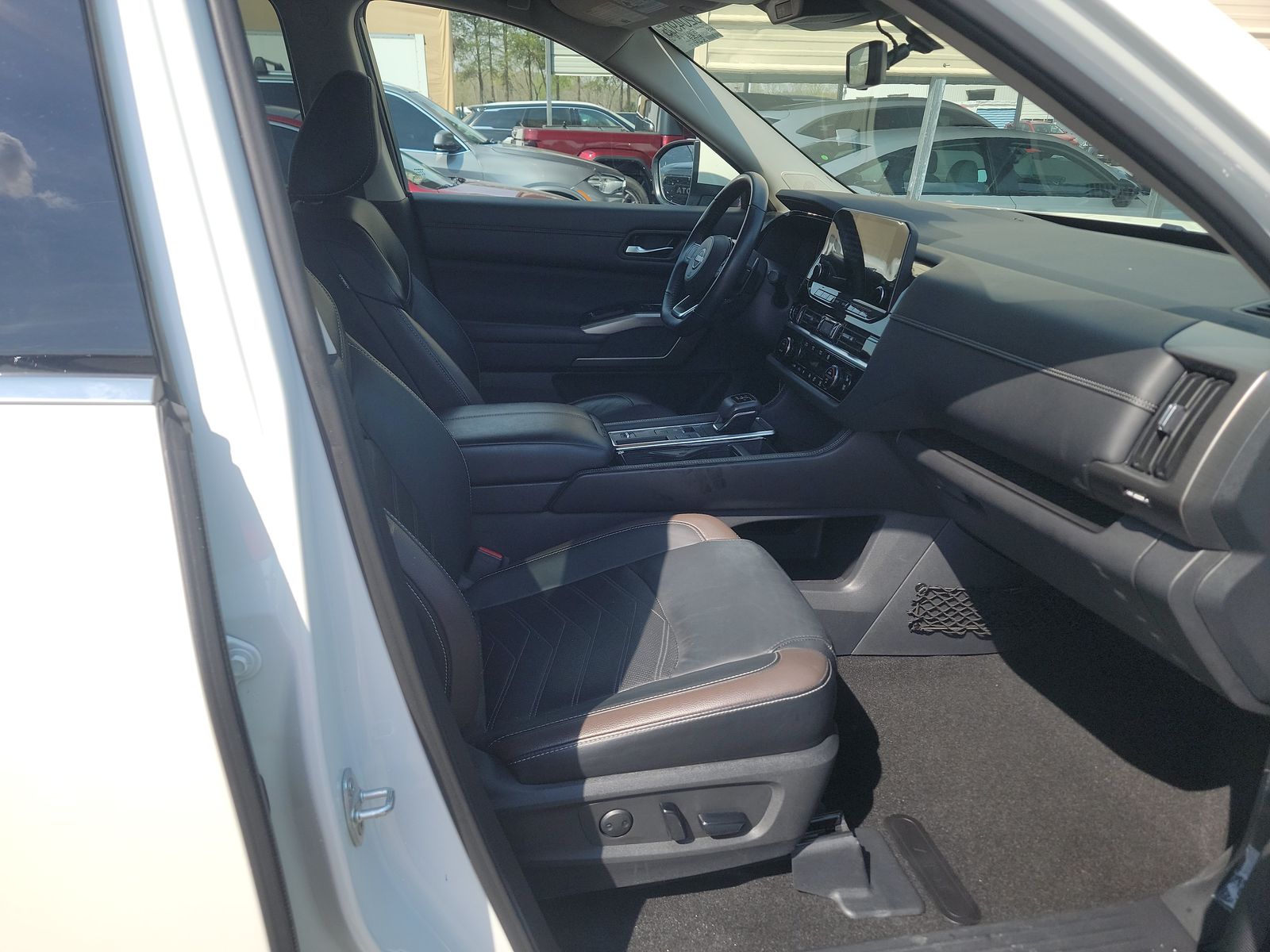 2023 Nissan Pathfinder Platinum FWD